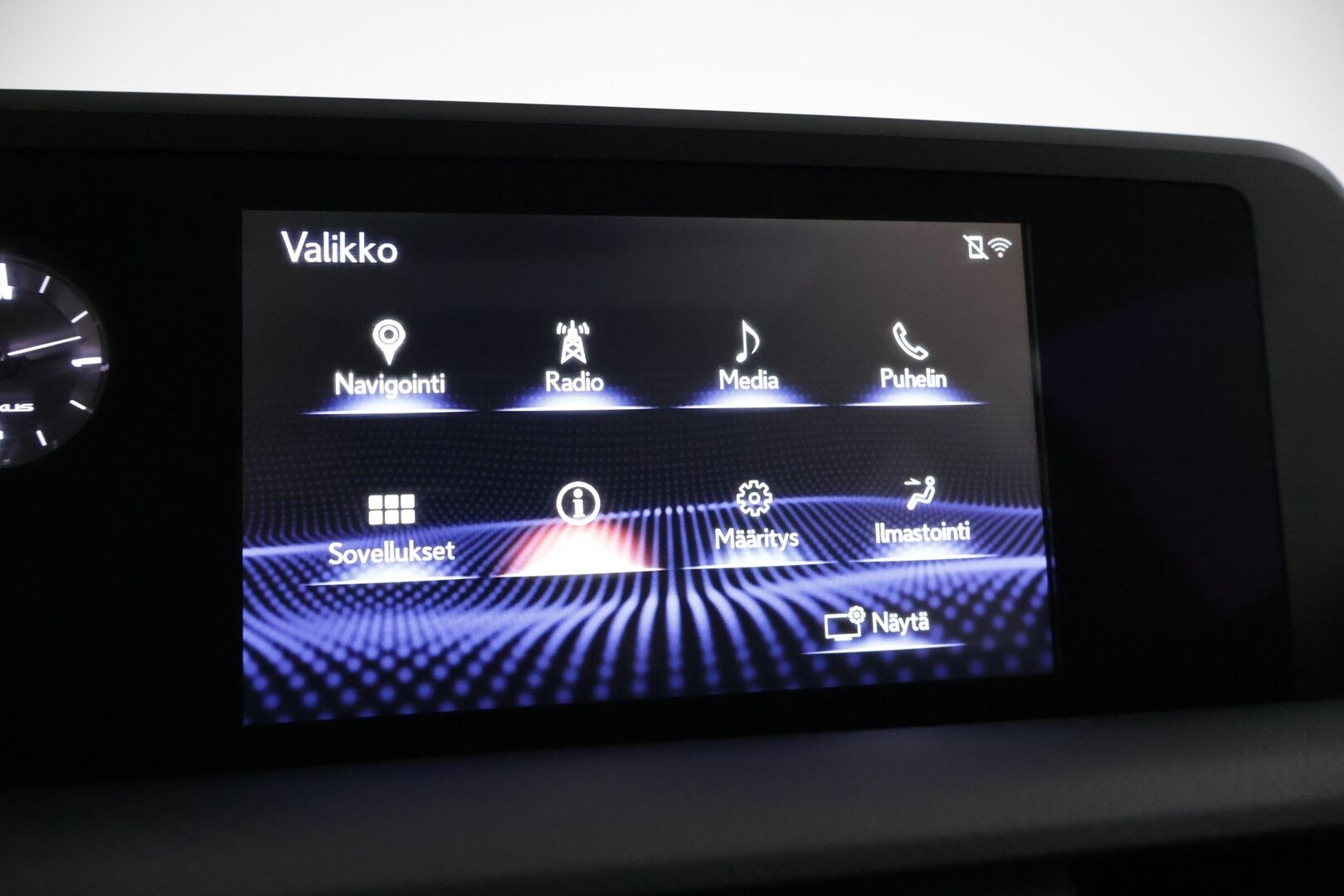 LEXUS ES 2019 300H Comfort * Adapt.Vakkari / Keyless Go / Nahkasisusta / Peruutuskamera / Digimittaristo / Kattoluukku * - 3,99 % KORKOTARJOUS TÄHÄN AUTOON - * Näyttävä Business-luokan Lexus / Hyvillä varusteilla / 2x Renkailla ja vanteilla * 