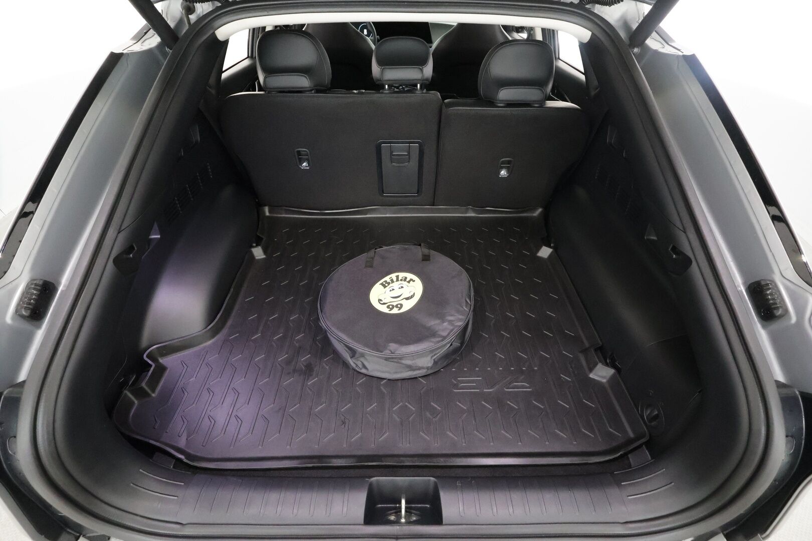 KIA EV6 2022 RWD 77 kWh 229 hv - | ACC | ILP | Koukku | Nahkasisusta | Ambient light | P.kamera | HDA | CTA | BSM | Lämm. ratti | Sähk. takaluukku | Merkkihuollot | 2x renkaat aluin 