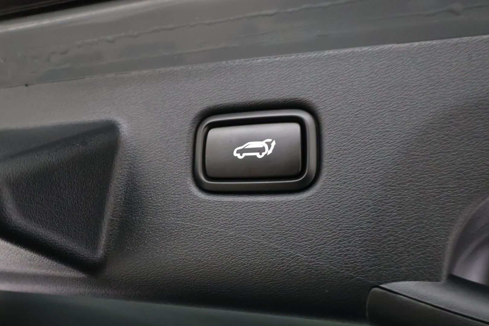 KIA EV6 2022 RWD 77 kWh 229 hv - | ACC | ILP | Koukku | Nahkasisusta | Ambient light | P.kamera | HDA | CTA | BSM | Lämm. ratti | Sähk. takaluukku | Merkkihuollot | 2x renkaat aluin 
