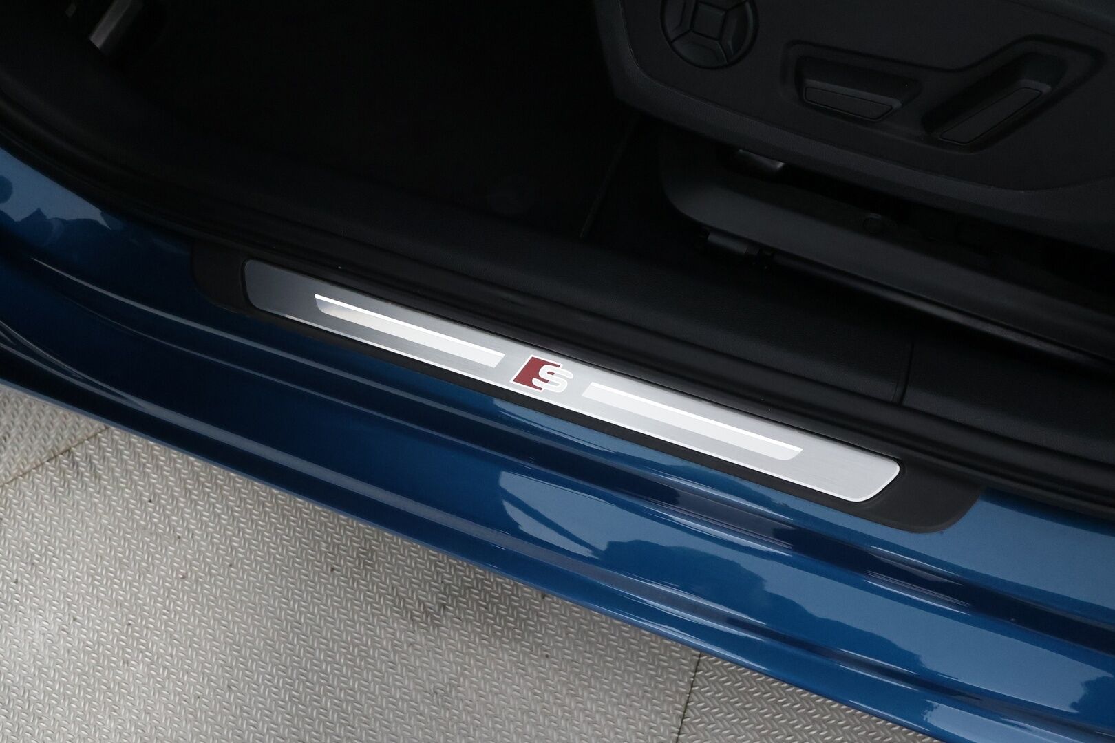 Audi A3 2022 Sportback Business S line 40 TFSI e 150kW S tronic - | Koukku | LED | P.tutkat | Sporttipenkit Sähkösäädöillä | Vakkari | Navi  | Kaistavahti | Digimittaristo | Keyless | Merkkihuollot | Kahdet renkaat | 