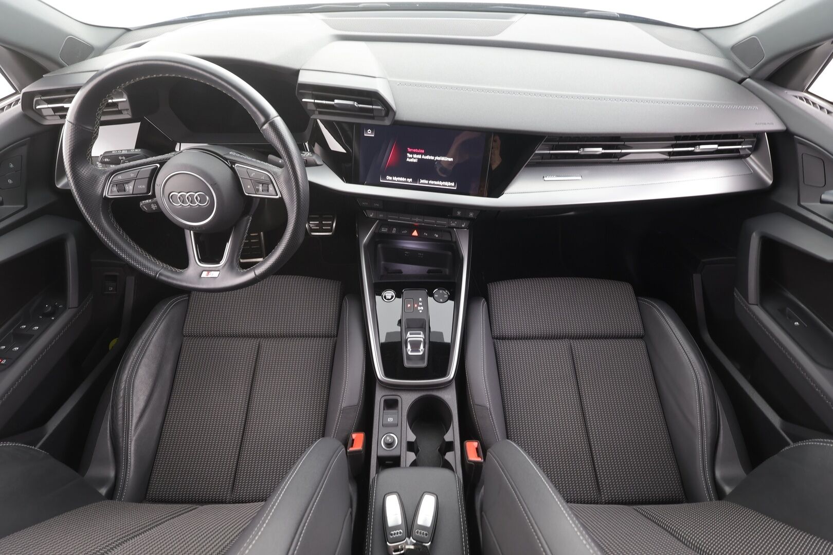 Audi A3 2022 Sportback Business S line 40 TFSI e 150kW S tronic - | Koukku | LED | P.tutkat | Sporttipenkit Sähkösäädöillä | Vakkari | Navi  | Kaistavahti | Digimittaristo | Keyless | Merkkihuollot | Kahdet renkaat | 