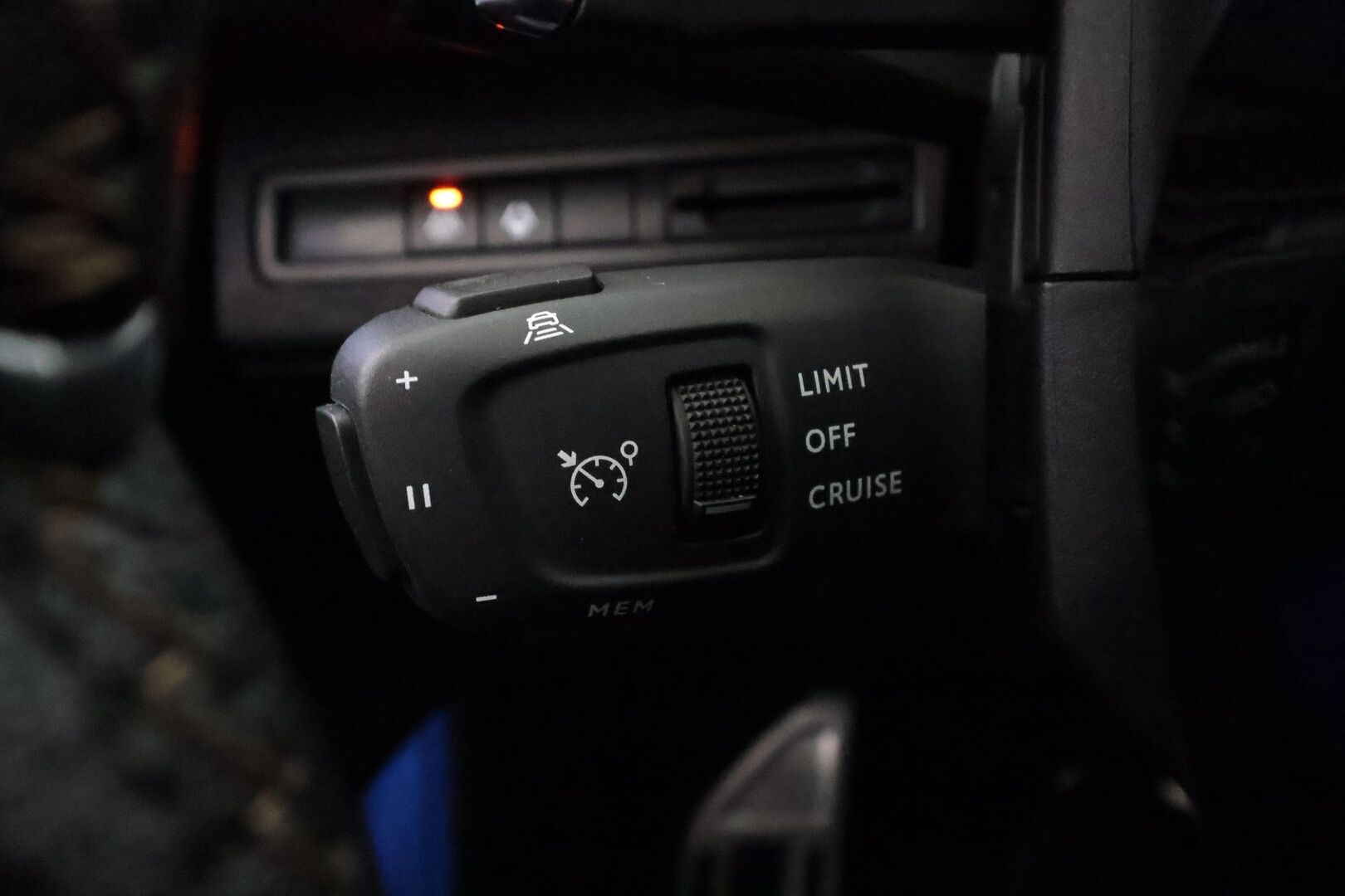 PEUGEOT 3008 2023 1,2 Puretech 130hv EAT GT - | ACC | LED | 360-Kamera | Puolinahat | Digimittaristo | Kahdet renkaat |