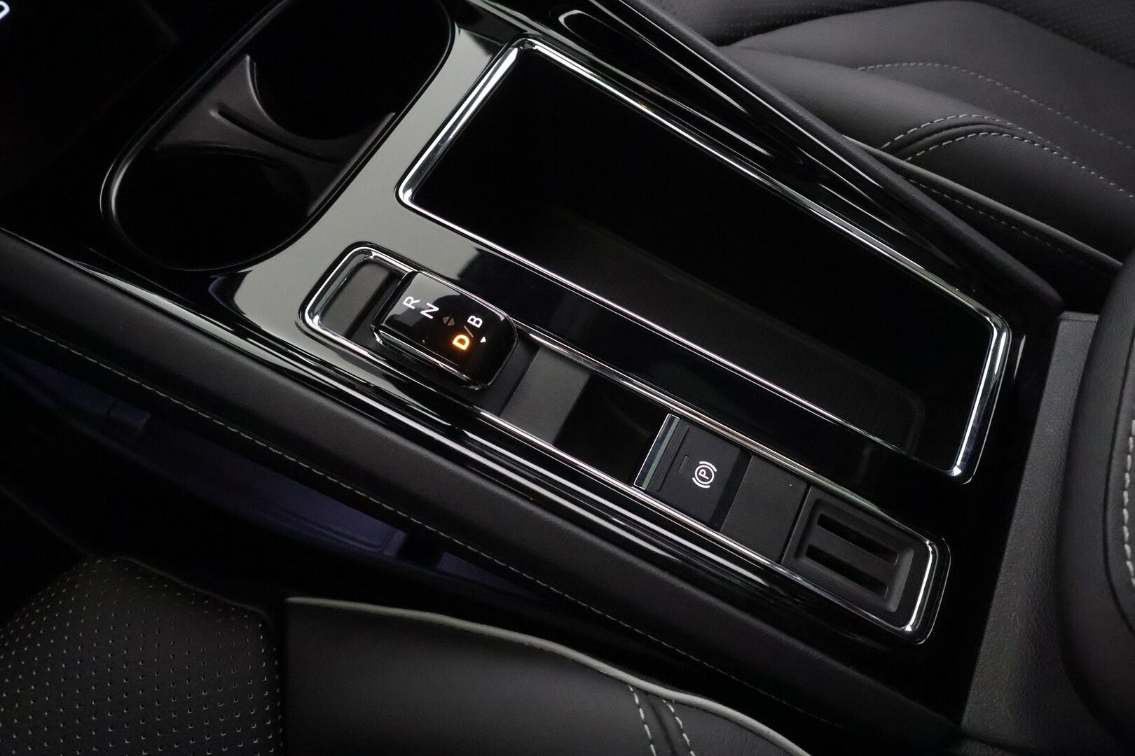 SKODA ENYAQ 2023 Coupe 80x 4x4 RS iV * ACC / ILP / Hierovat Muistipenkit / Matrix-LED / Lasikatto / HUD / Canton / P.kamera / koukku *