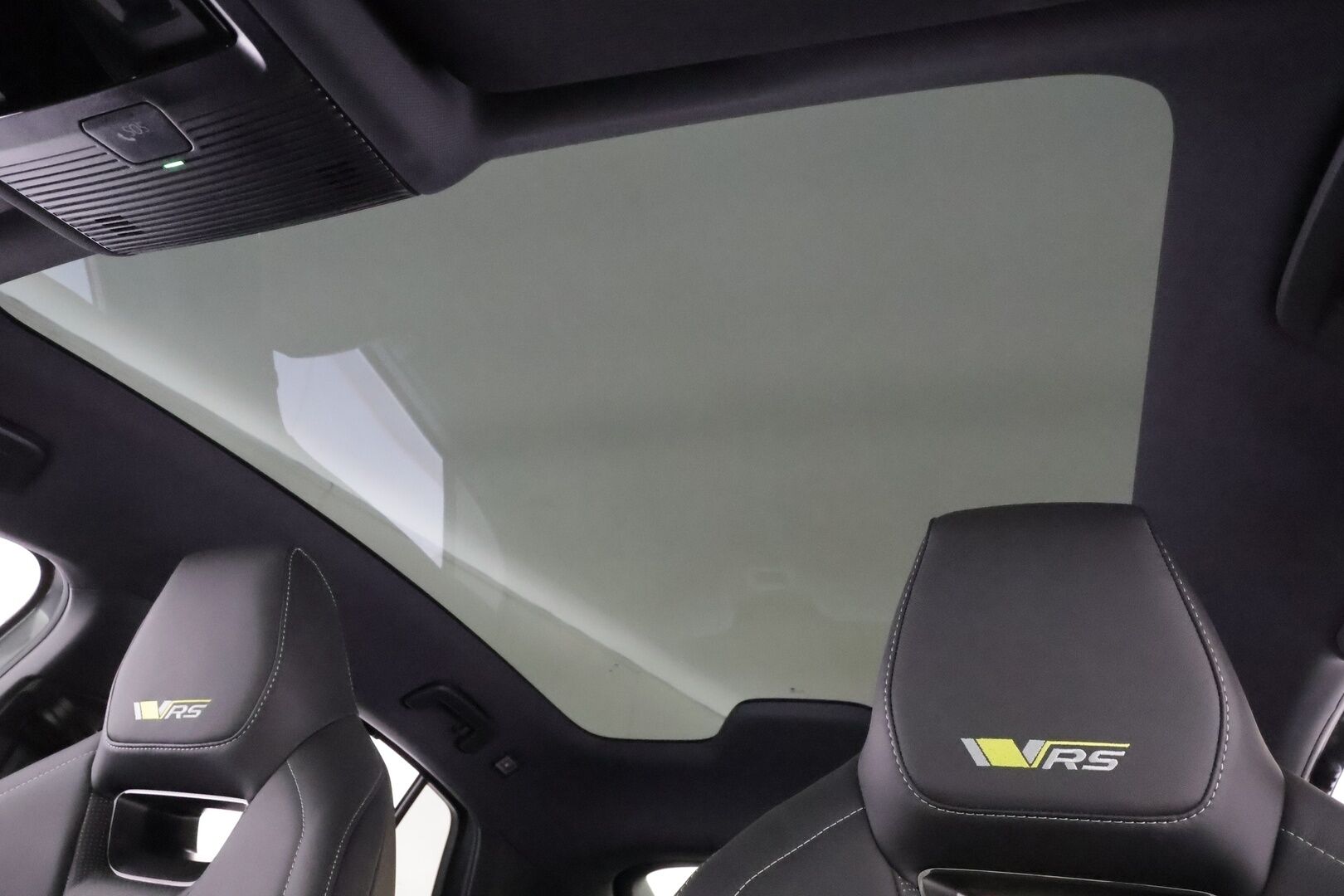 SKODA ENYAQ 2023 Coupe 80x 4x4 RS iV * ACC / ILP / Hierovat Muistipenkit / Matrix-LED / Lasikatto / HUD / Canton / P.kamera / koukku *