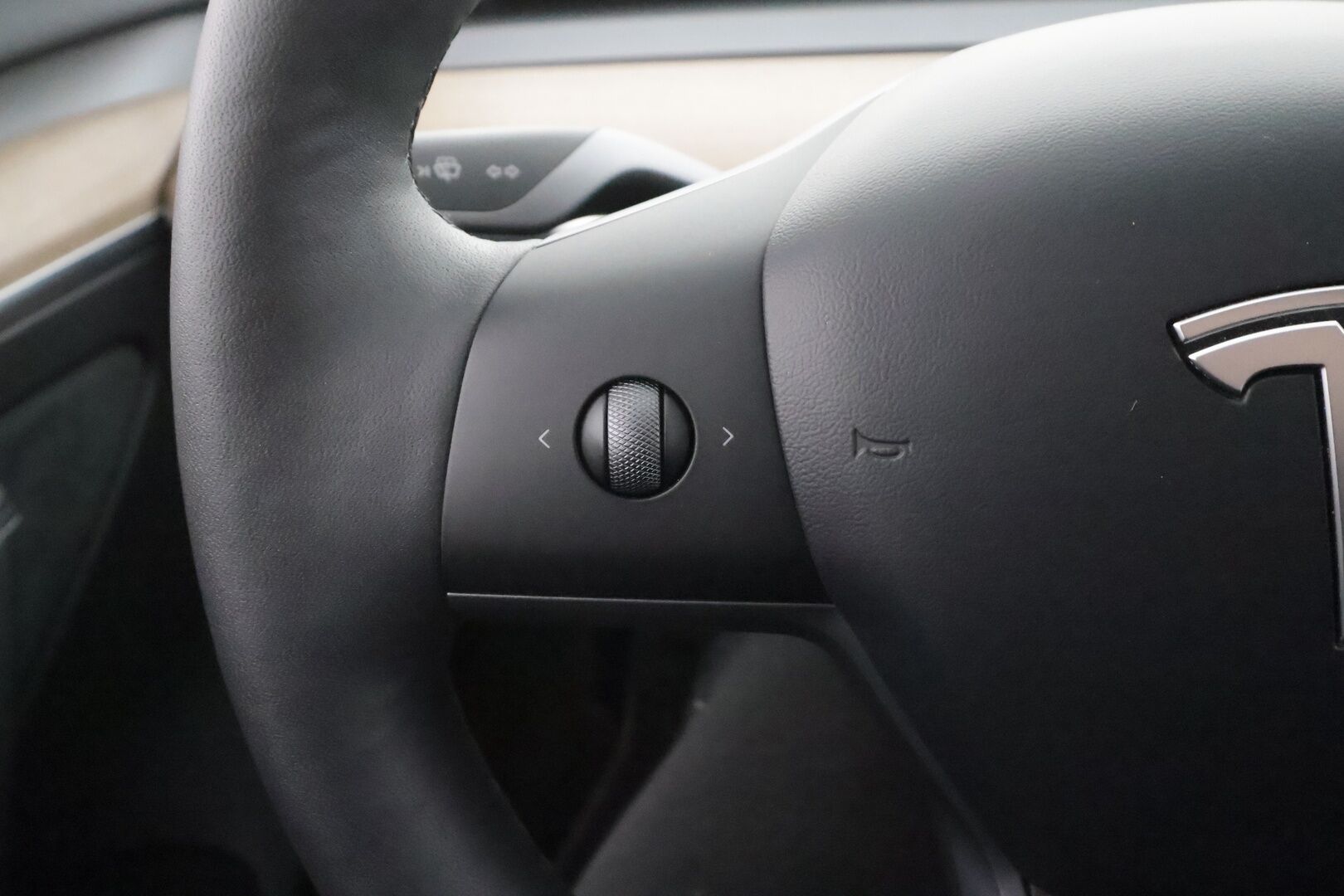 TESLA MODEL 3 2023 Performance - | ILP | ACC | Matrix-LED | Lasikatto | Muistipenkki | P.Kamera | Premium Audio | Kaistavahti | Navi | Keyless | 2x Latauskaapelit | Kahdet renkaat |