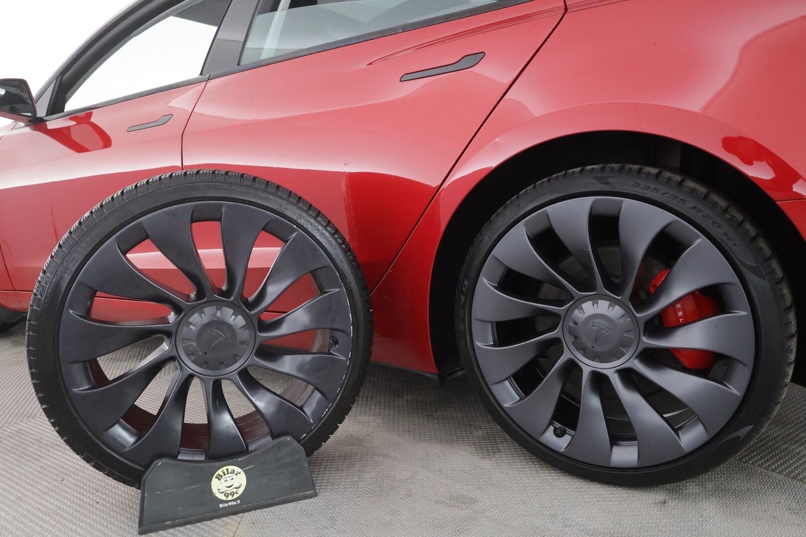 TESLA MODEL 3 2023 Performance - | ILP | ACC | Matrix-LED | Lasikatto | Muistipenkki | P.Kamera | Premium Audio | Kaistavahti | Navi | Keyless | 2x Latauskaapelit | Kahdet renkaat |