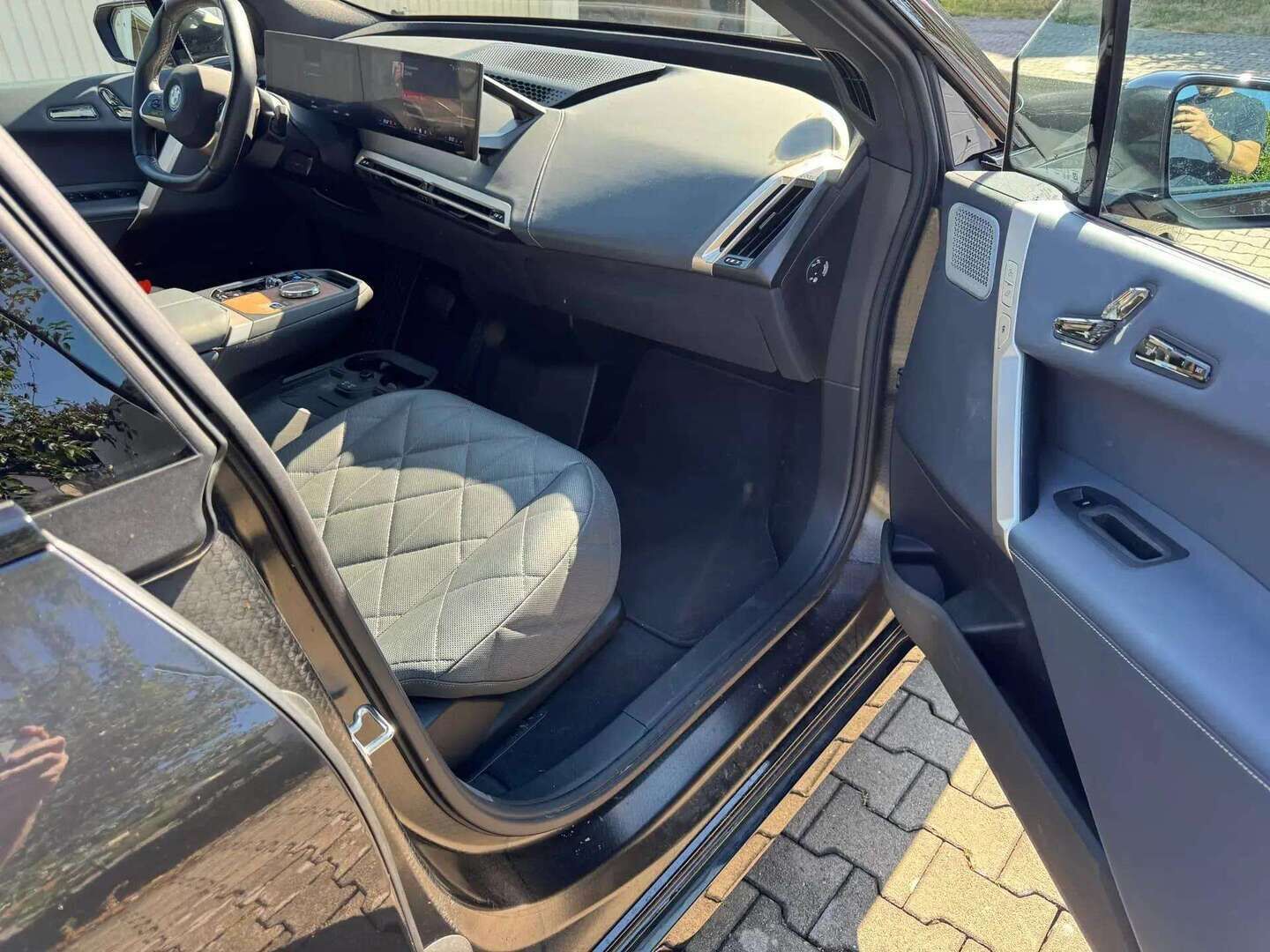 BMW iX 2023 M60 - Sport package / Sähköipenkit / B&W / Parking ja Driving assistant Professional / Sky Lounge panorama katto / Koukku / Soft-Close-ovet / Comfort access / 