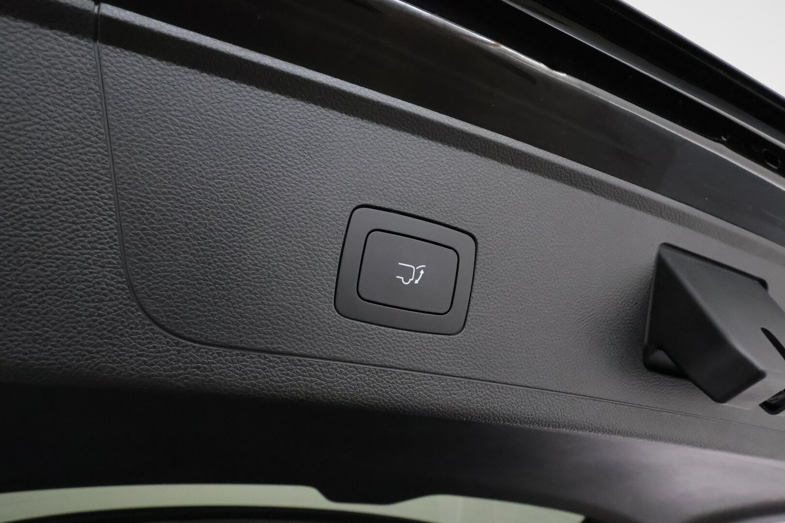 MAXUS EUNIQ 6 2022 70kwh Exclusive *Panorama / Adapt.vakkari / Nahkasisusta / 360 Kamera / Keyless*