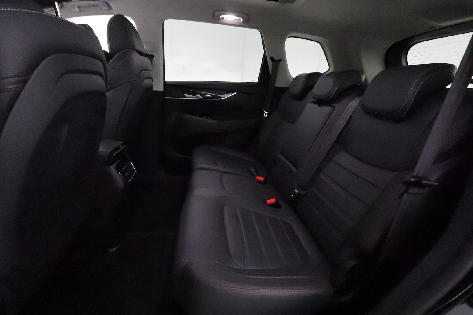 MAXUS EUNIQ 6 2022 70kwh Exclusive *Panorama / Adapt.vakkari / Nahkasisusta / 360 Kamera / Keyless*