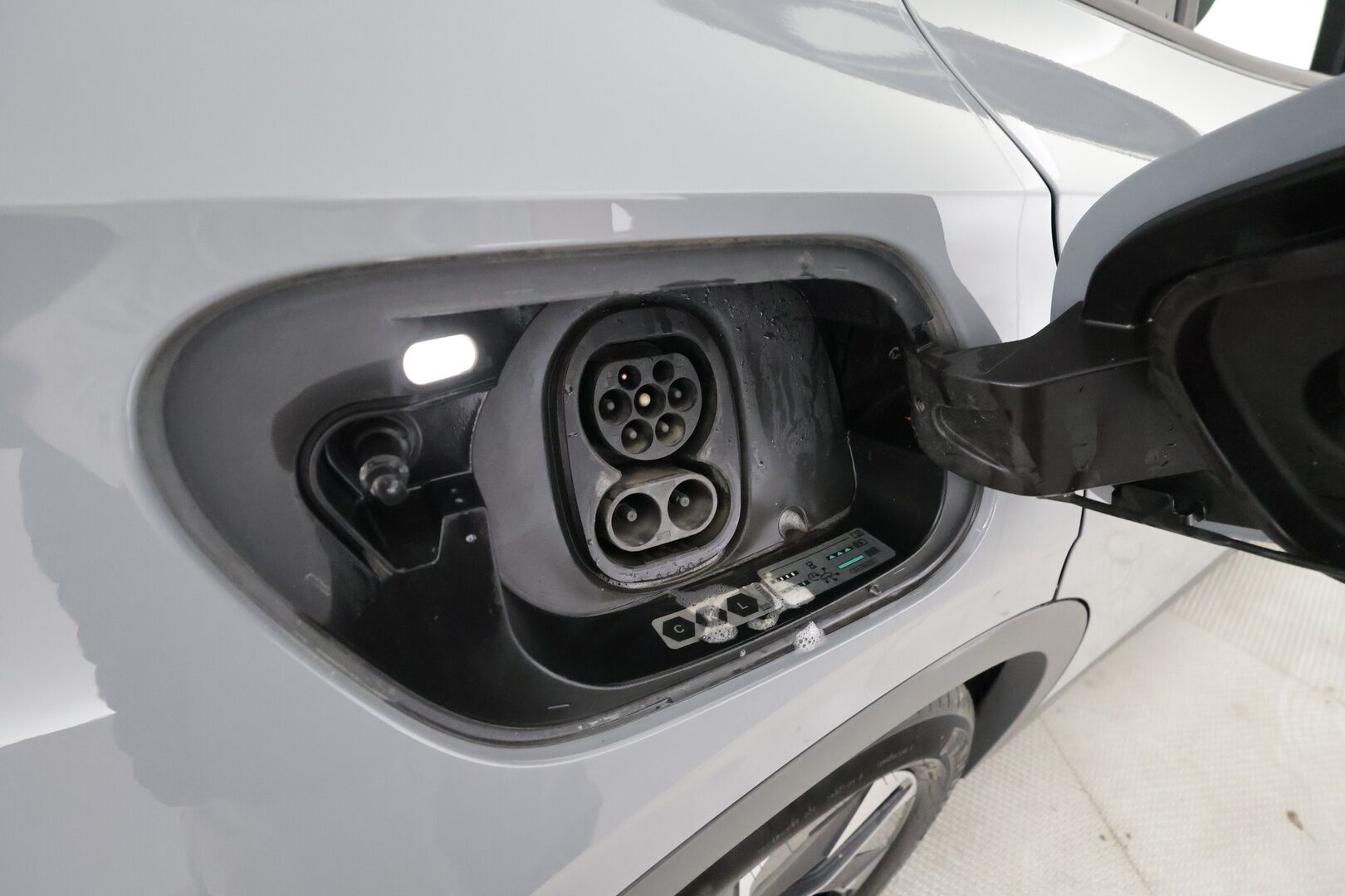 VOLKSWAGEN ID.4 2022 150kW 82kWh Pro Performance - | ACC | ILP | Koukku | IQ.Light | P.kamera ja tutkat | Keyless | Lane Assist | Ambient light | Lämm. ratti | Lämm. tuulilasi | 2x renkaat aluin | ALV | 