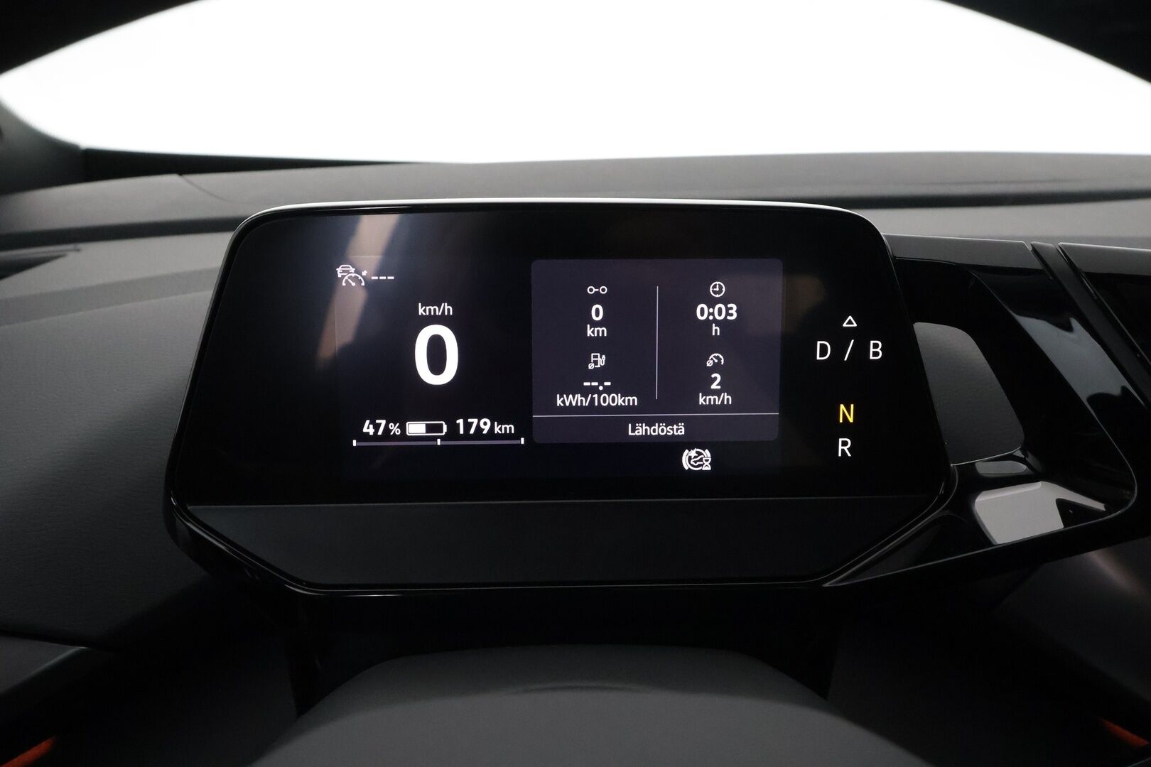 VOLKSWAGEN ID.4 2022 150kW 82kWh Pro Performance - | ACC | ILP | Koukku | IQ.Light | P.kamera ja tutkat | Keyless | Lane Assist | Ambient light | Lämm. ratti | Lämm. tuulilasi | 2x renkaat aluin | ALV | 