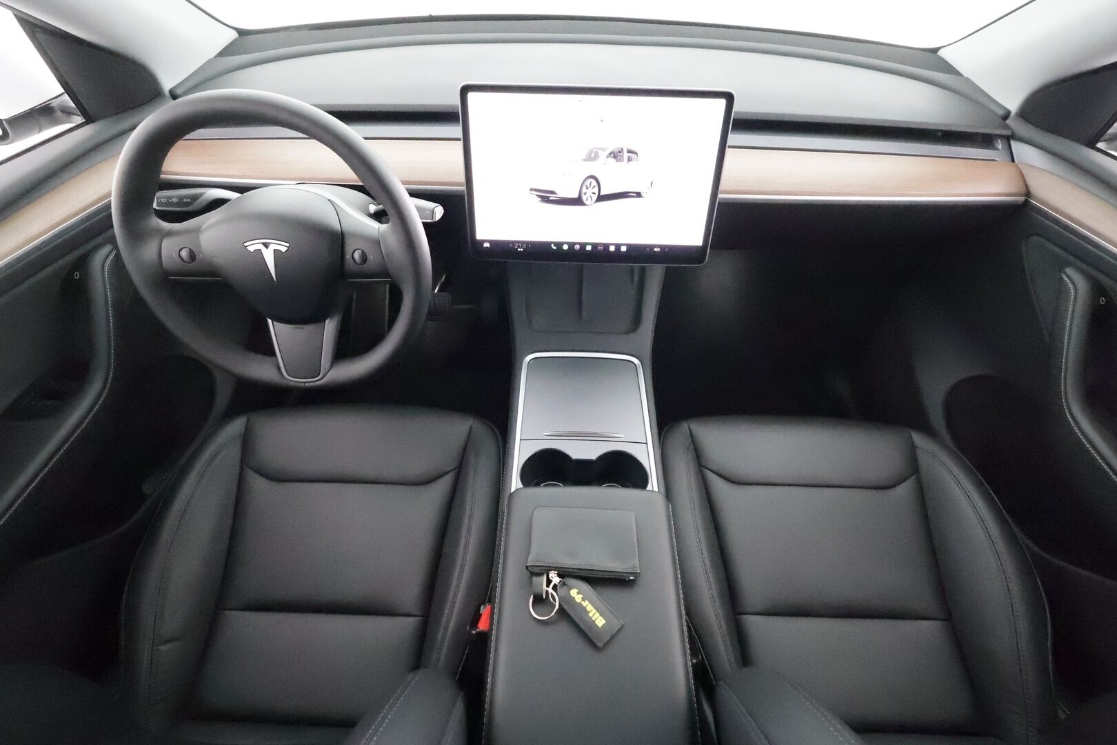 TESLA MODEL Y 2023 Long Range Dual Motor **Lasikatto / Lämpöpumppu / Koukku / Adapt.Vakkari / Matrix-LED / P.Kamera / Premium Audio** - 3,99 % KORKOTARJOUS TÄHÄN AUTOON - Nahkaverhoilu / Navi / Kaistavahti / KeylessGO