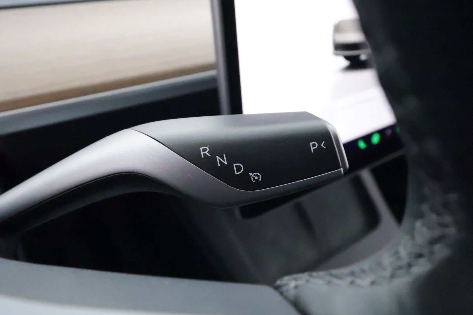 TESLA MODEL Y 2023 Long Range Dual Motor **Lasikatto / Lämpöpumppu / Koukku / Adapt.Vakkari / Matrix-LED / P.Kamera / Premium Audio** - 3,99 % KORKOTARJOUS TÄHÄN AUTOON - Nahkaverhoilu / Navi / Kaistavahti / KeylessGO