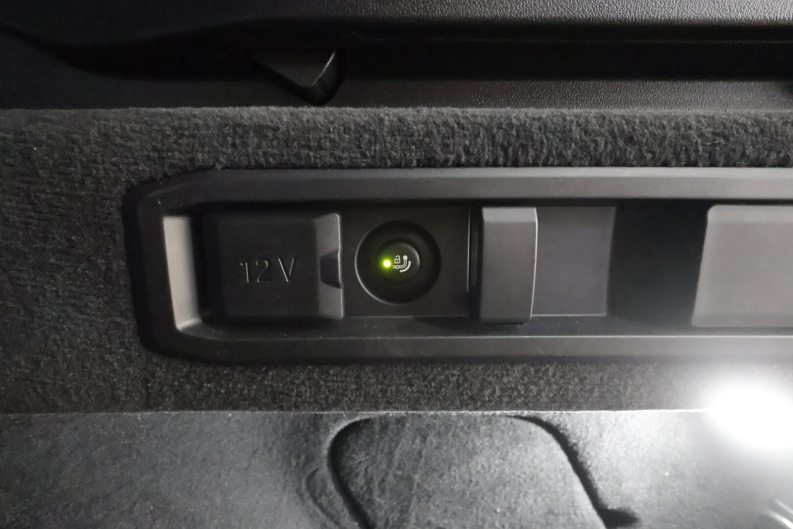 BMW I5 2025 G61 Touring xDrive40 M Sport Pro - | ACC | H&K | Iconic Glow | Akuston esilämmitys | Adapt.LED | Koukku | Adapt.Alusta | Nelipyöräohjaus | Comfort Access | Ratinlämmitin | Kahdet renkaat aluvanteilla | Huippuvarusteet |