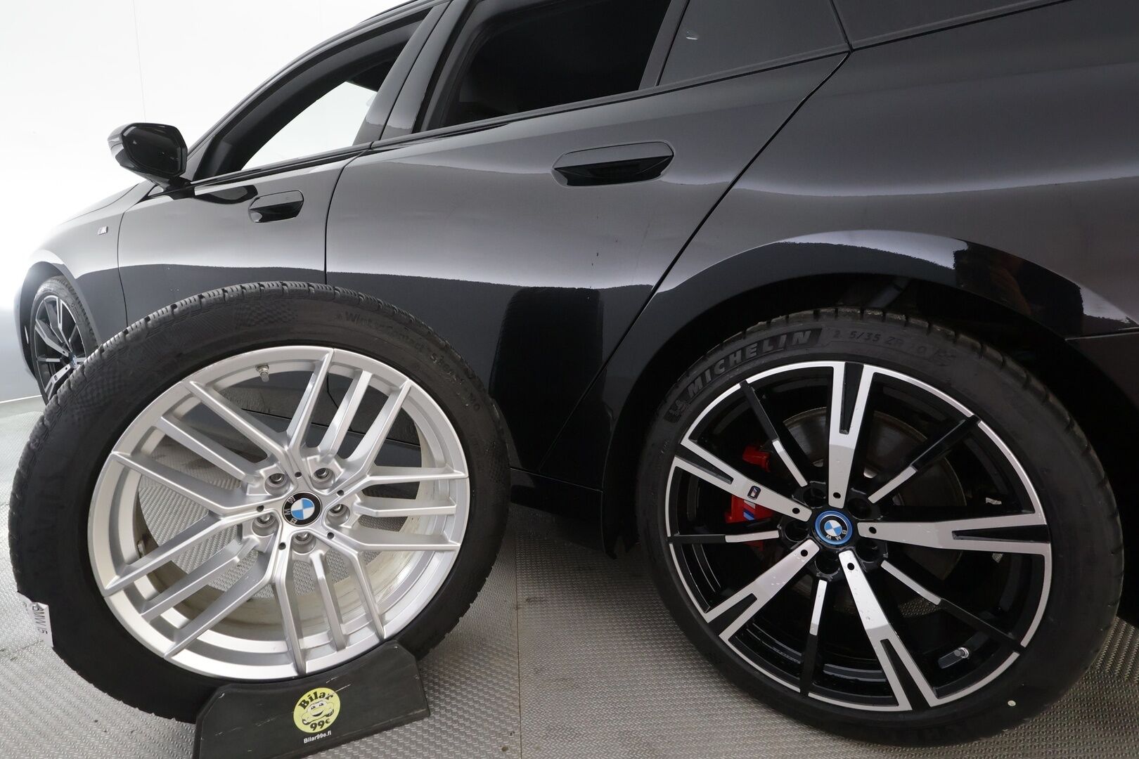 BMW I5 2025 G61 Touring xDrive40 M Sport Pro - | ACC | H&K | Iconic Glow | Akuston esilämmitys | Adapt.LED | Koukku | Adapt.Alusta | Nelipyöräohjaus | Comfort Access | Ratinlämmitin | Kahdet renkaat aluvanteilla | Huippuvarusteet |