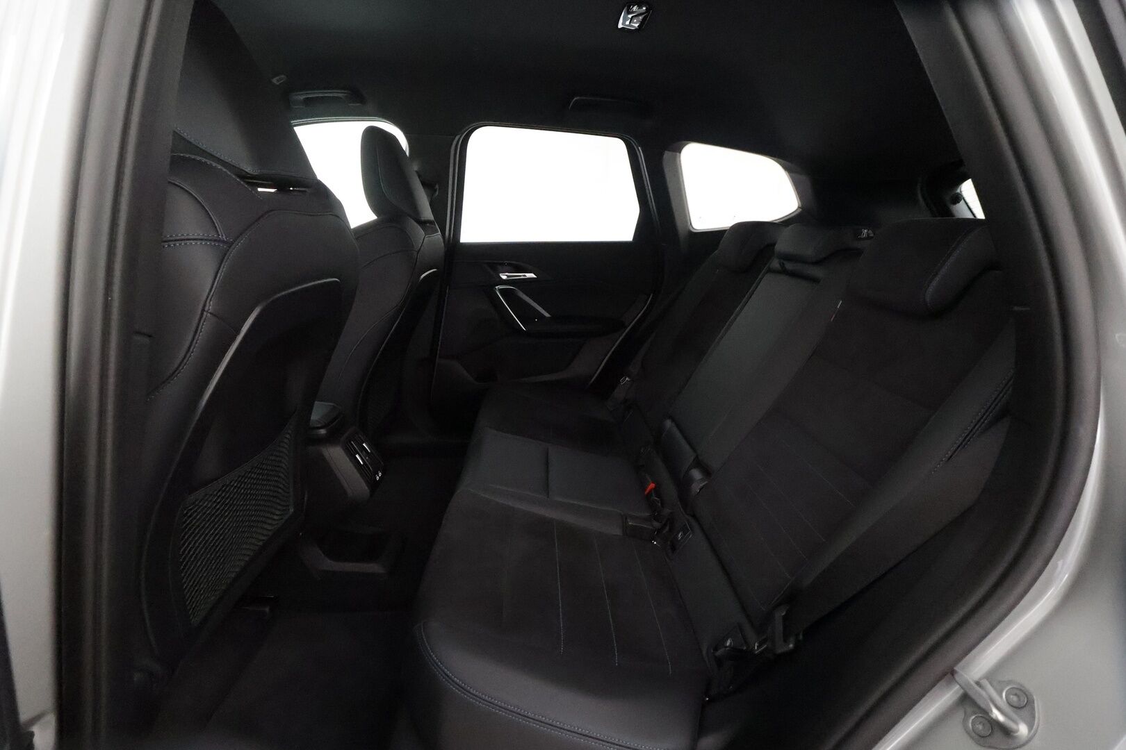 BMW IX1 2024 U11 30 xDrive M Sport - | ACC | ILP | Koukku | Adapt. M-alusta | Comfort Access | Ambient light | P.kamera | IconicSounds | Lane Assist | Nahka-alcantara | Adapt. LED |