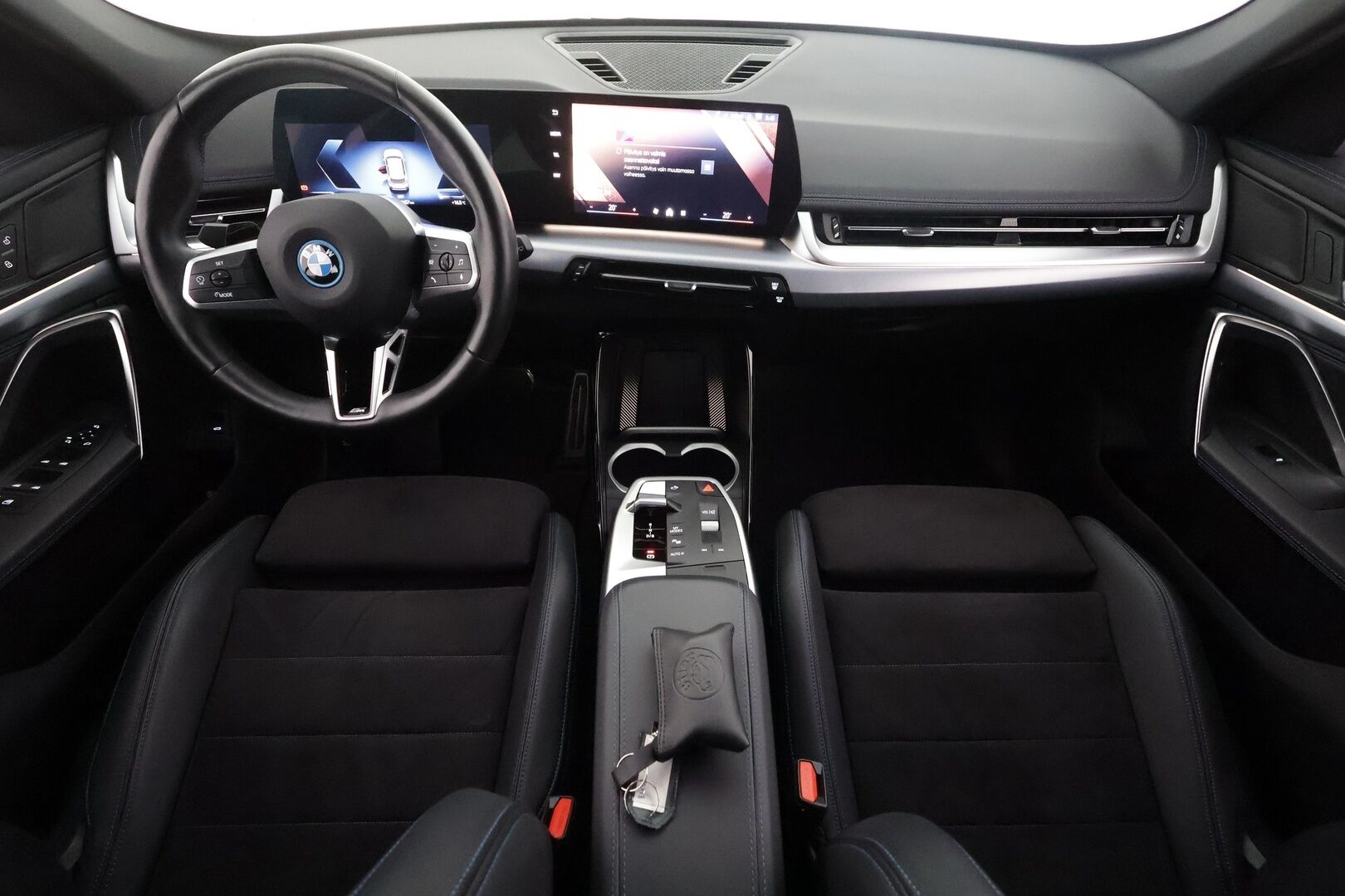 BMW IX1 2024 U11 30 xDrive M Sport - | ACC | ILP | Koukku | Adapt. M-alusta | Comfort Access | Ambient light | P.kamera | IconicSounds | Lane Assist | Nahka-alcantara | Adapt. LED |