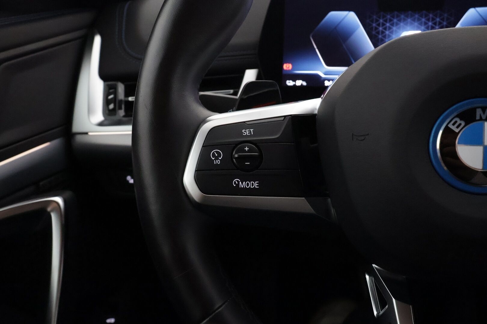 BMW IX1 2024 U11 30 xDrive M Sport - | ACC | ILP | Koukku | Adapt. M-alusta | Comfort Access | Ambient light | P.kamera | IconicSounds | Lane Assist | Nahka-alcantara | Adapt. LED |