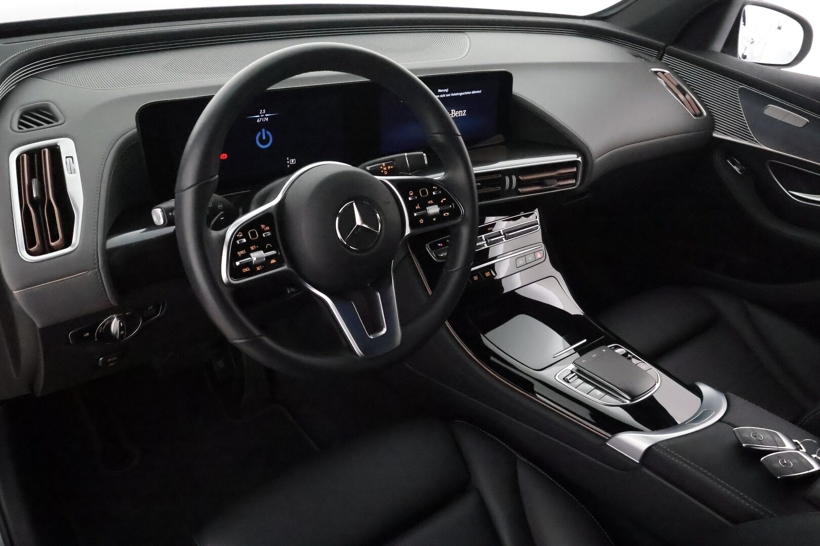 MERCEDES-BENZ EQC 2023 400 4Matic **Widescreen / Adapt.Vakkari / LED-valot / P.kamera / Sporttinahat / Navi / Kaistavahti** - 3,99 % KORKOTARJOUS TÄHÄN AUTOON - 