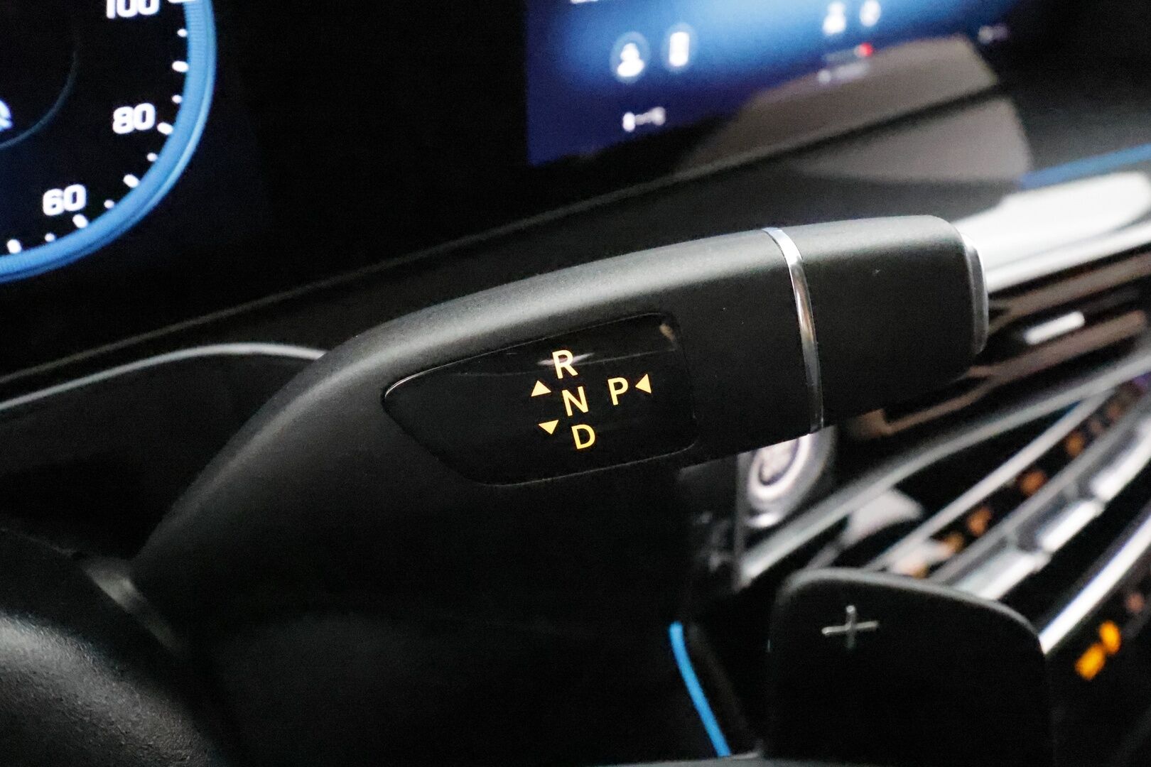 MERCEDES-BENZ EQC 2023 400 4Matic **Widescreen / Adapt.Vakkari / LED-valot / P.kamera / Sporttinahat / Navi / Kaistavahti** - 3,99 % KORKOTARJOUS TÄHÄN AUTOON - 