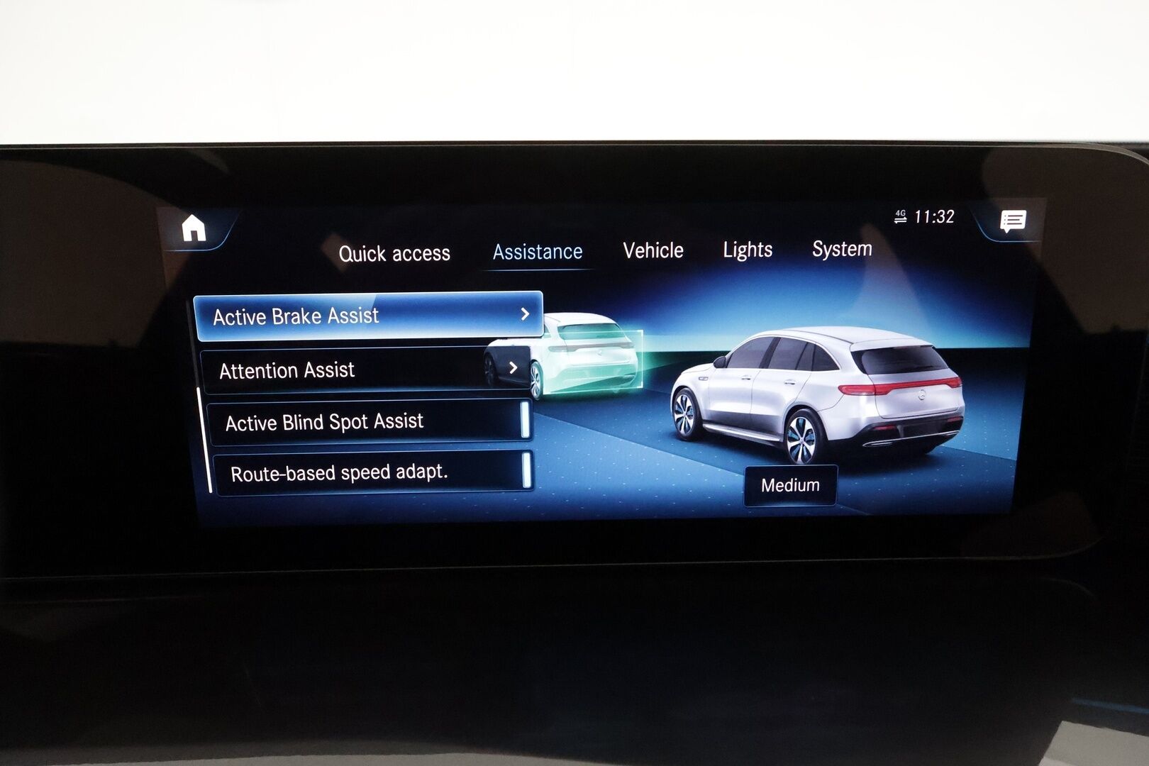 MERCEDES-BENZ EQC 2023 400 4Matic **Widescreen / Adapt.Vakkari / LED-valot / P.kamera / Sporttinahat / Navi / Kaistavahti** - 3,99 % KORKOTARJOUS TÄHÄN AUTOON - 