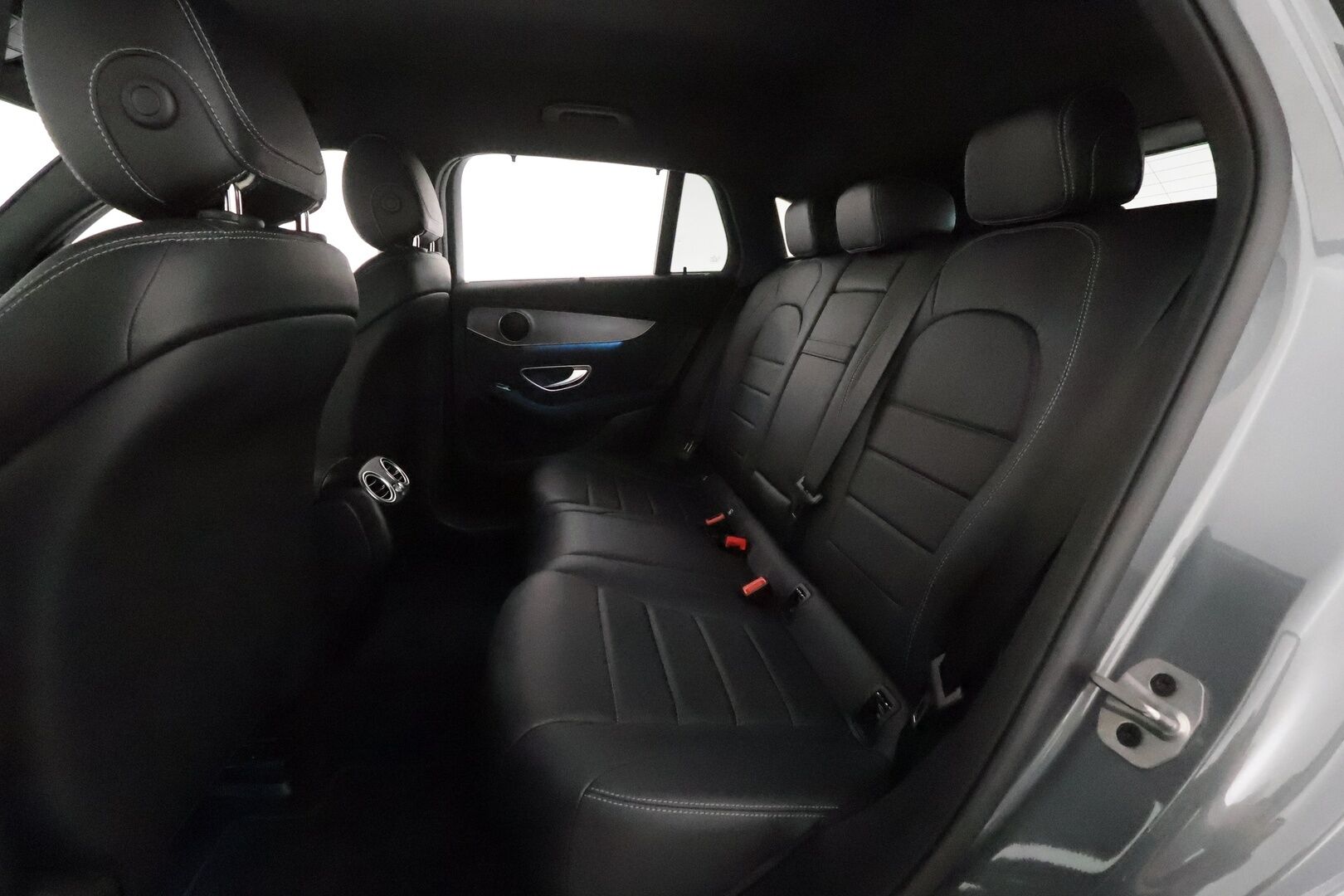 MERCEDES-BENZ EQC 2023 400 4Matic **Widescreen / Adapt.Vakkari / LED-valot / P.kamera / Sporttinahat / Navi / Kaistavahti** - 3,99 % KORKOTARJOUS TÄHÄN AUTOON - 