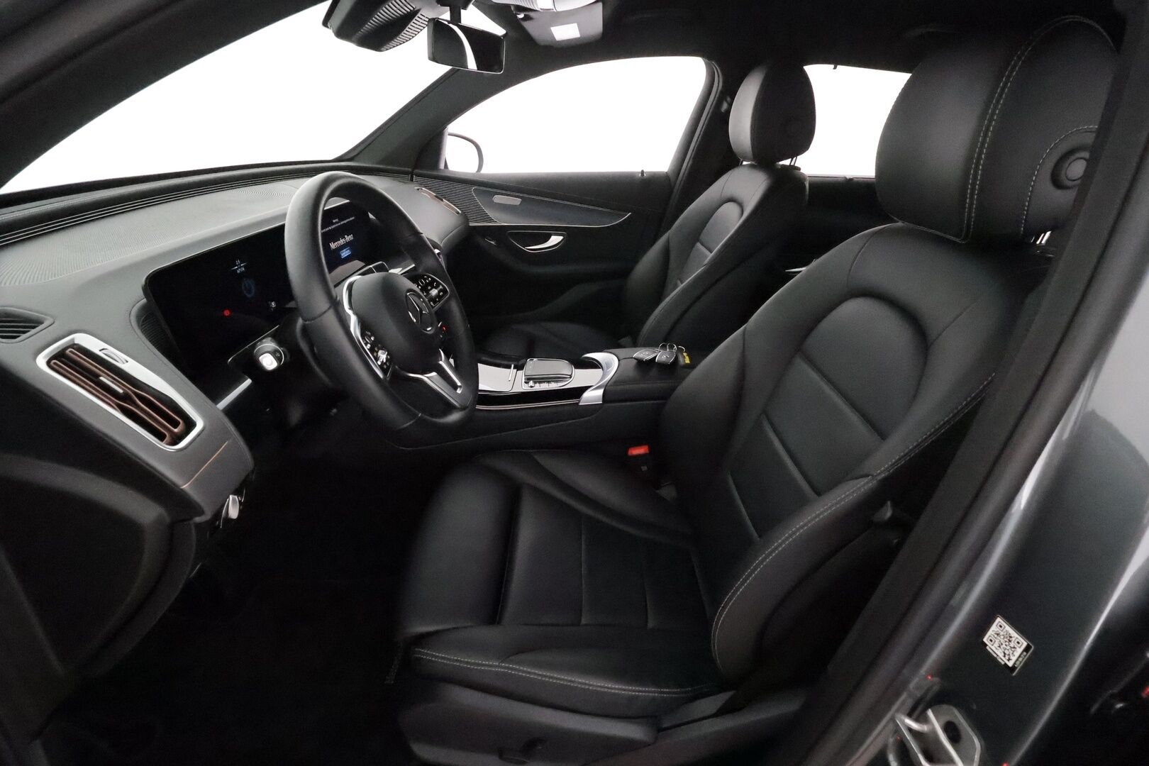 MERCEDES-BENZ EQC 2023 400 4Matic **Widescreen / Adapt.Vakkari / LED-valot / P.kamera / Sporttinahat / Navi / Kaistavahti** - 3,99 % KORKOTARJOUS TÄHÄN AUTOON - 