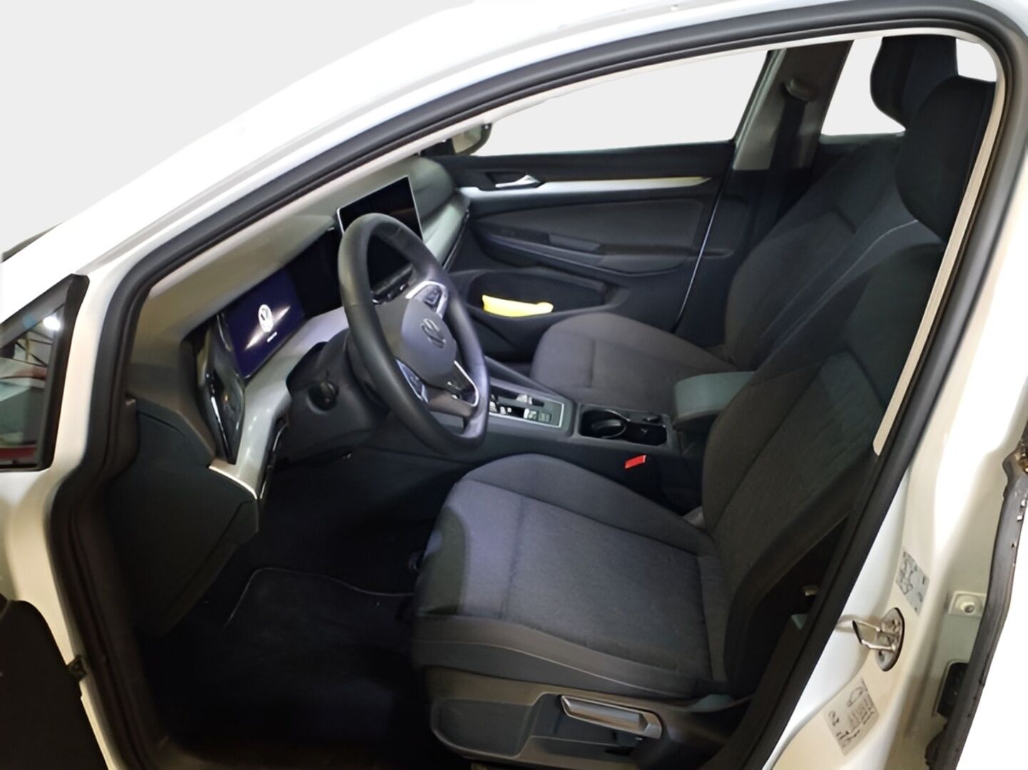 VOLKSWAGEN GOLF 2025 1.5 eTSI 85kW DSG * ACC / Webasto / Facelift / LED / P.tutkat / Digimittaristo / Ratinlämmitin / Kaistavahti *