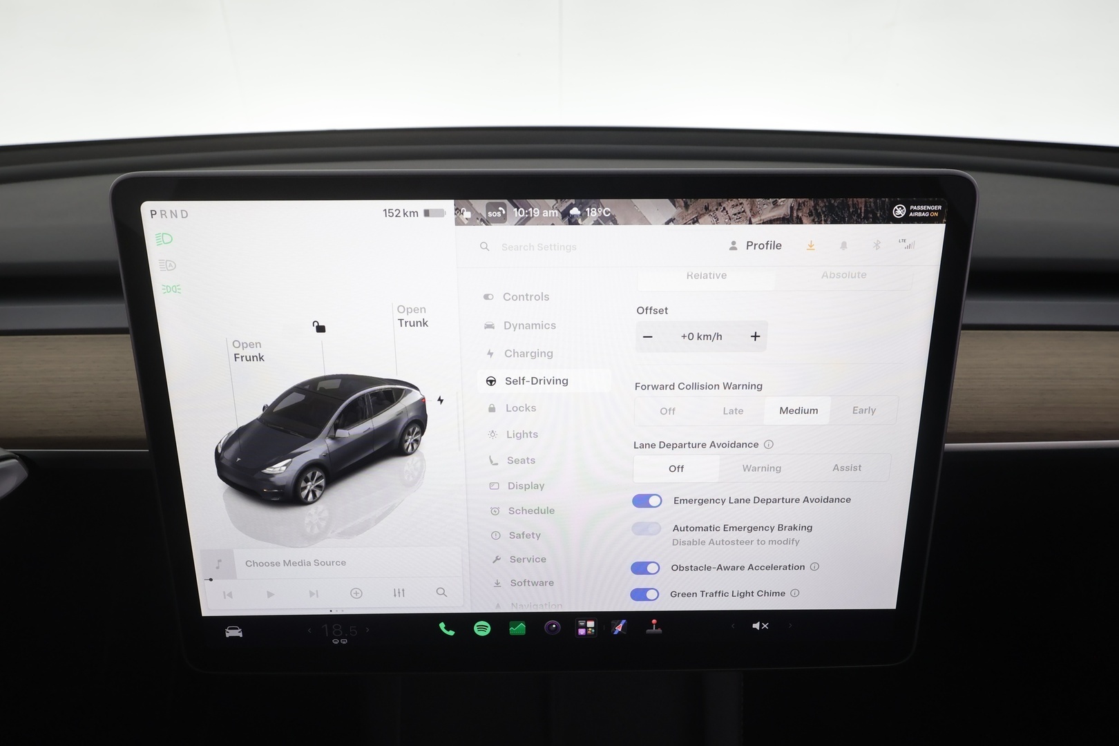 TESLA MODEL Y 2022 Long Range Dual Motor - | ILP | Lasikatto | ACC | Matrix-LED | P.Kamera | Muistipenkki | Premium Audio | Kaistavahti | Navi | Keyless | Premium Connectivity |