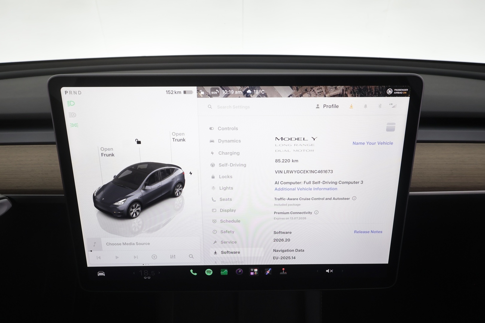 TESLA MODEL Y 2022 Long Range Dual Motor - | ILP | Lasikatto | ACC | Matrix-LED | P.Kamera | Muistipenkki | Premium Audio | Kaistavahti | Navi | Keyless | Premium Connectivity |