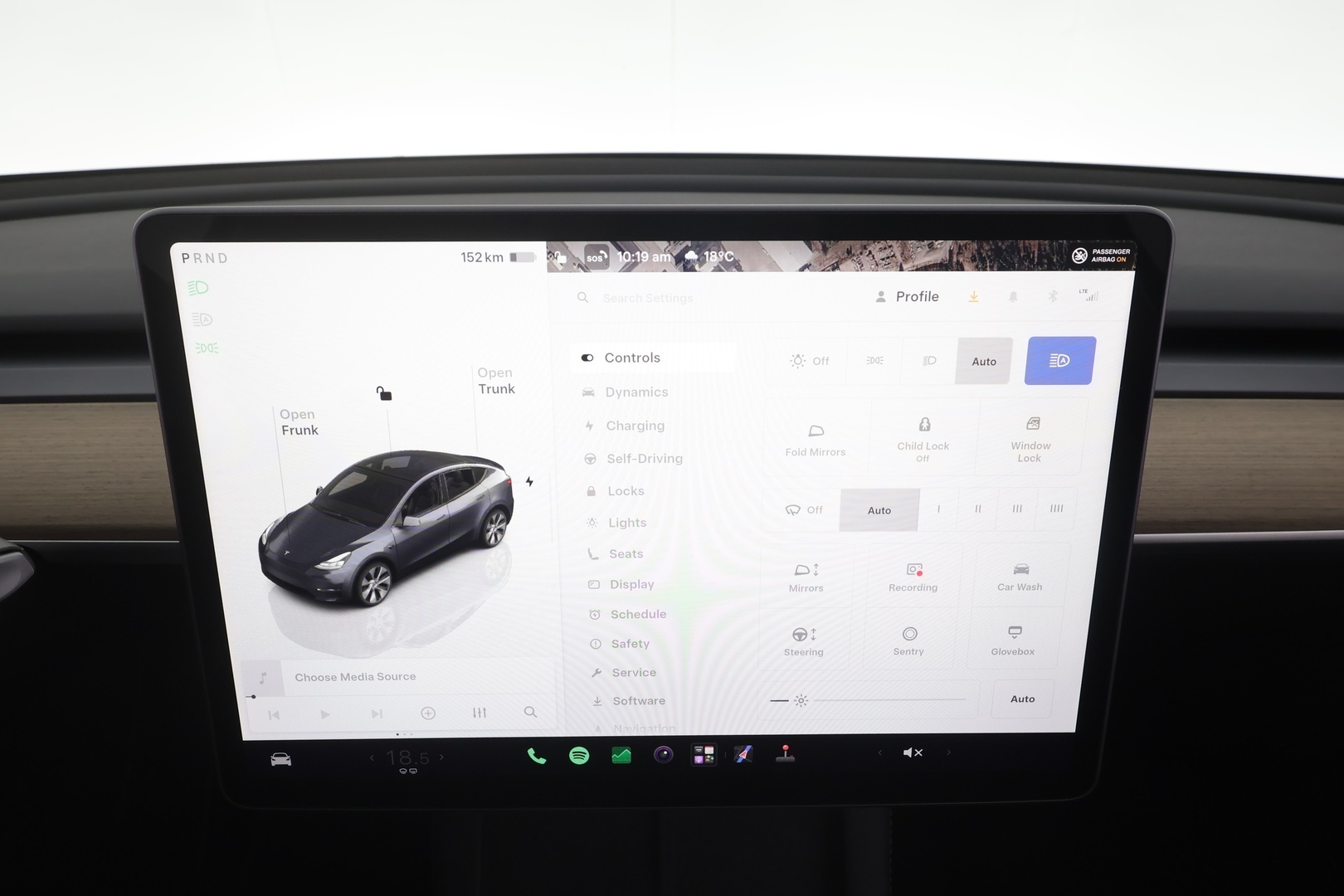 TESLA MODEL Y 2022 Long Range Dual Motor - | ILP | Lasikatto | ACC | Matrix-LED | P.Kamera | Muistipenkki | Premium Audio | Kaistavahti | Navi | Keyless | Premium Connectivity |