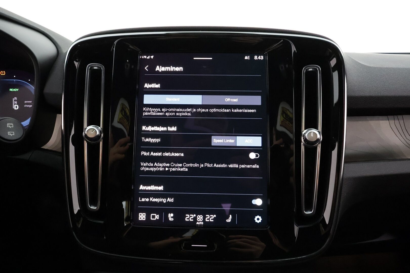 Volvo XC40 2023 Recharge Single Motor Plus * ILP / Koukku / ACC / Pixel-LED / P.Kamera / Sportpenkki Muistilla / Navi * - Akku kuntotarkastettu / 2x Latauskaapelit / Kahdet renkaat / Merkkihuollettu! - Osta nyt, maksa vasta ensi vuonna