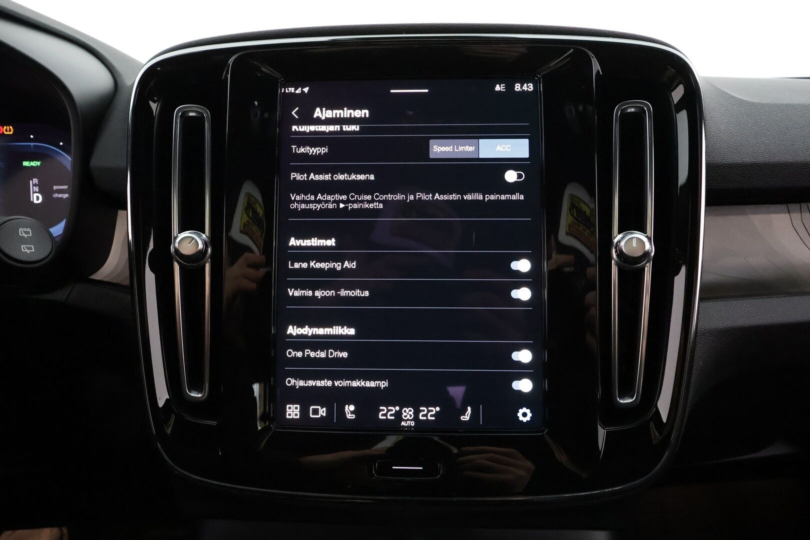 Volvo XC40 2023 Recharge Single Motor Plus * ILP / Koukku / ACC / Pixel-LED / P.Kamera / Sportpenkki Muistilla / Navi * - Akku kuntotarkastettu / 2x Latauskaapelit / Kahdet renkaat / Merkkihuollettu! - Osta nyt, maksa vasta ensi vuonna