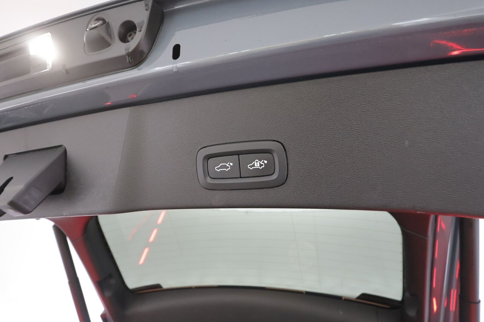 Volvo C40 2023 Recharge Plus Edition - | Pilot assist | ILP | Koukku | Lasikatto | Muistipenkki | P.kamera | Sporttipenkit | Keyless | Apple&Android | Kahde Renkaat | Koti&Kauppalaturi |