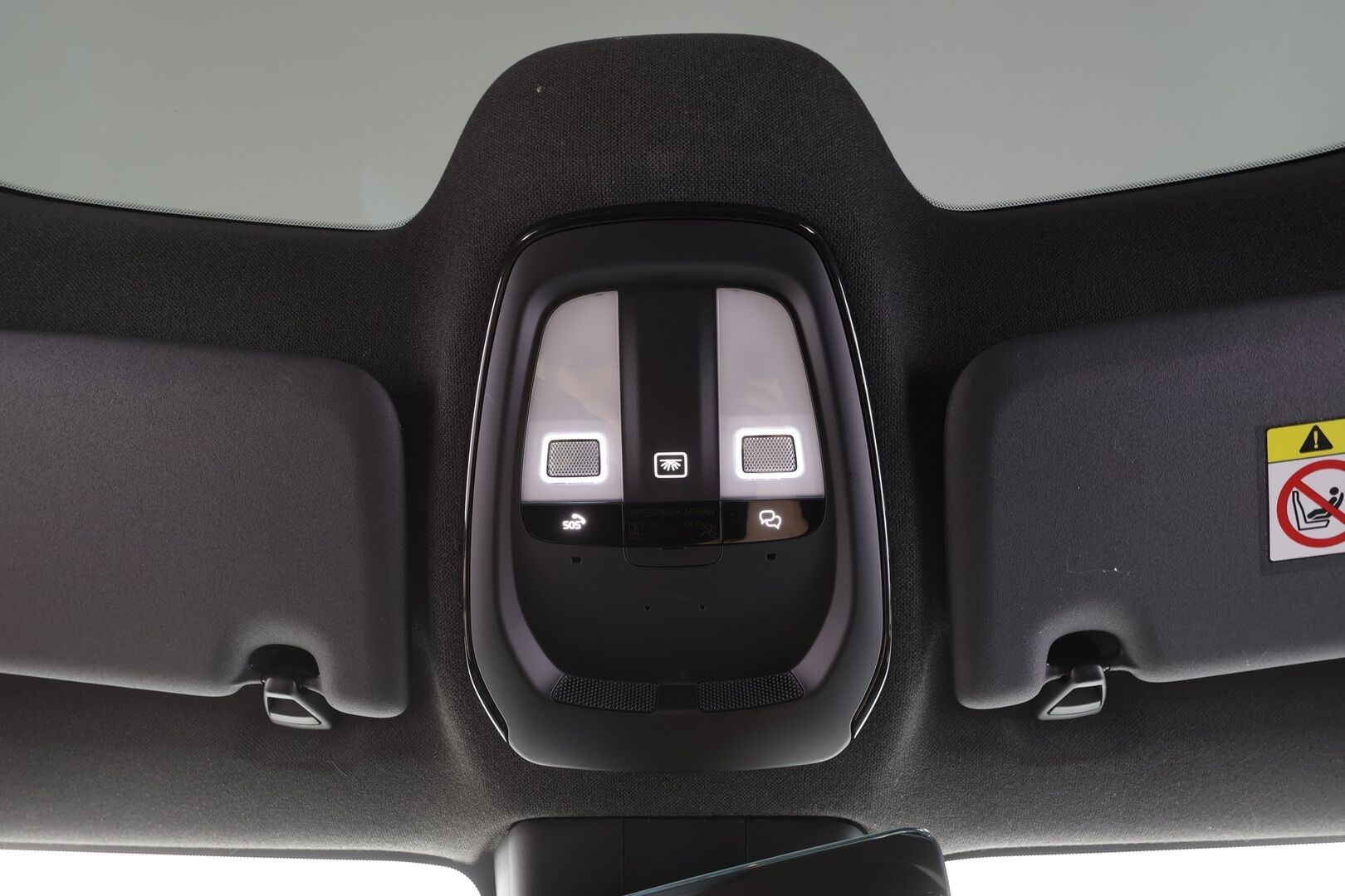 Volvo C40 2023 Recharge Plus Edition - | Pilot assist | ILP | Koukku | Lasikatto | Muistipenkki | P.kamera | Sporttipenkit | Keyless | Apple&Android | Kahde Renkaat | Koti&Kauppalaturi |