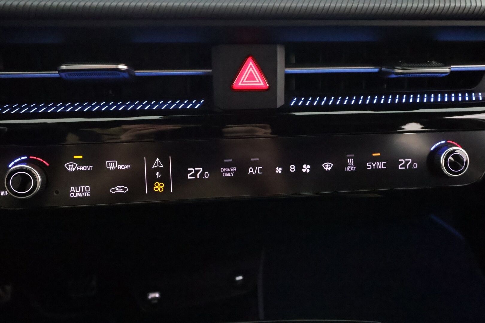 KIA EV6 2022 GT-Line AWD 325 hv * HUD / ILP / Koukku / ACC / Meridian / 360 / Ilmastoitu Muistipenkki / Navi - Akku kuntotarkastettu / Kahdet renkaat aluvanteilla / Merkkihuollettu