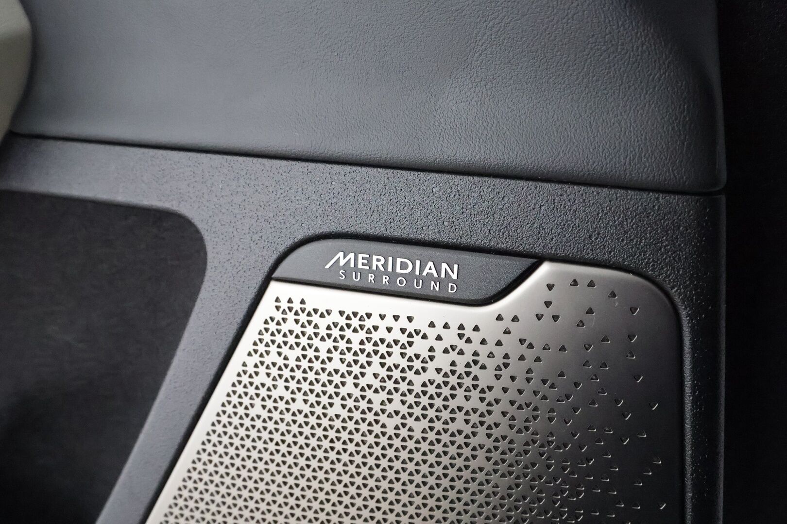 KIA EV6 2022 GT-Line AWD 325 hv * HUD / ILP / Koukku / ACC / Meridian / 360 / Ilmastoitu Muistipenkki / Navi - Akku kuntotarkastettu / Kahdet renkaat aluvanteilla / Merkkihuollettu