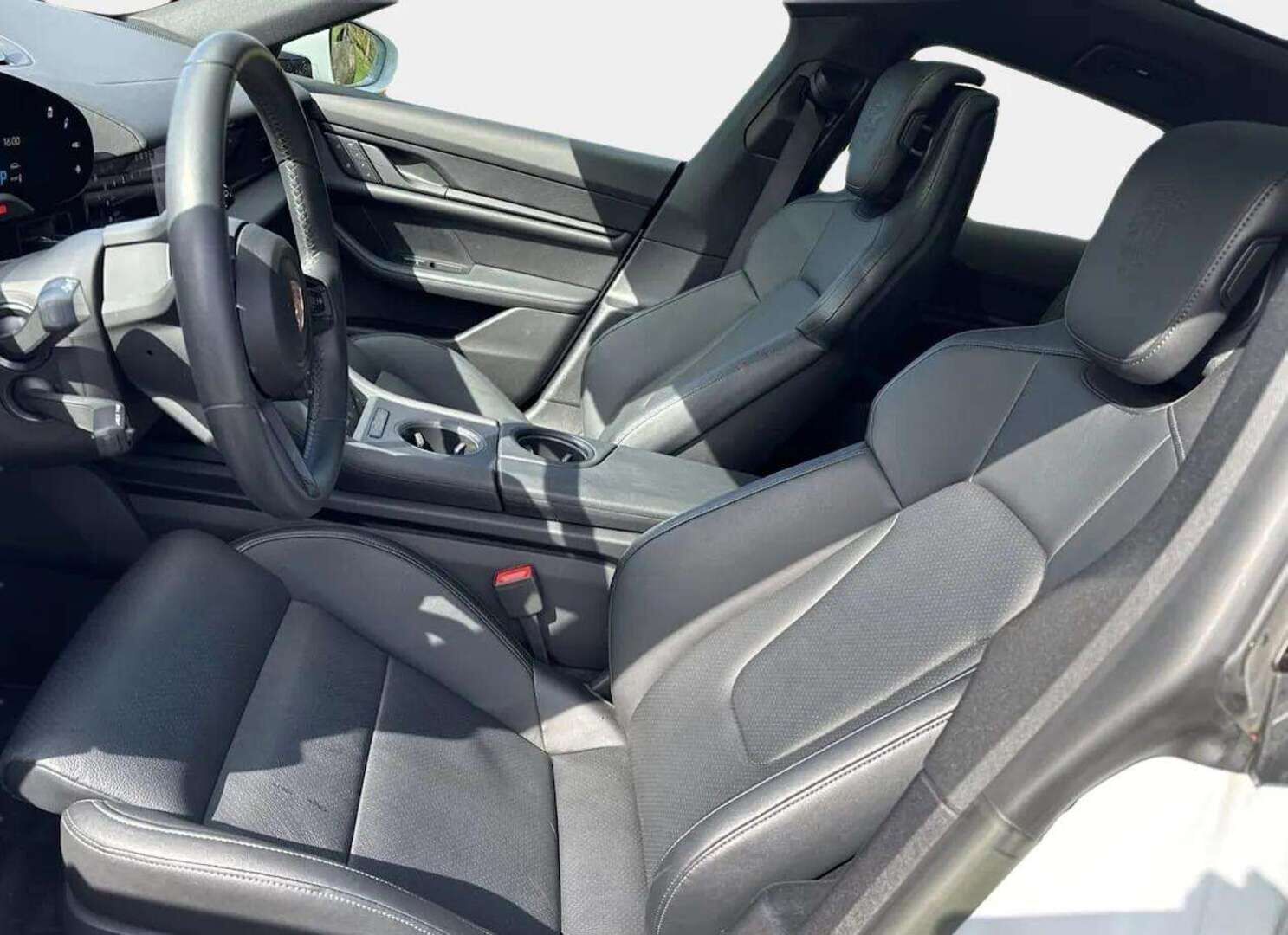 PORSCHE TAYCAN 2022 4 Cross Turismo / ACC / 18 suuntaiset istuimet / Bose / 360 kamera / Panoraama / Sport Chrono / 5:lle istuimet / TULOSSA - 2,99 % KORKOTARJOUS TÄHÄN AUTOON - 