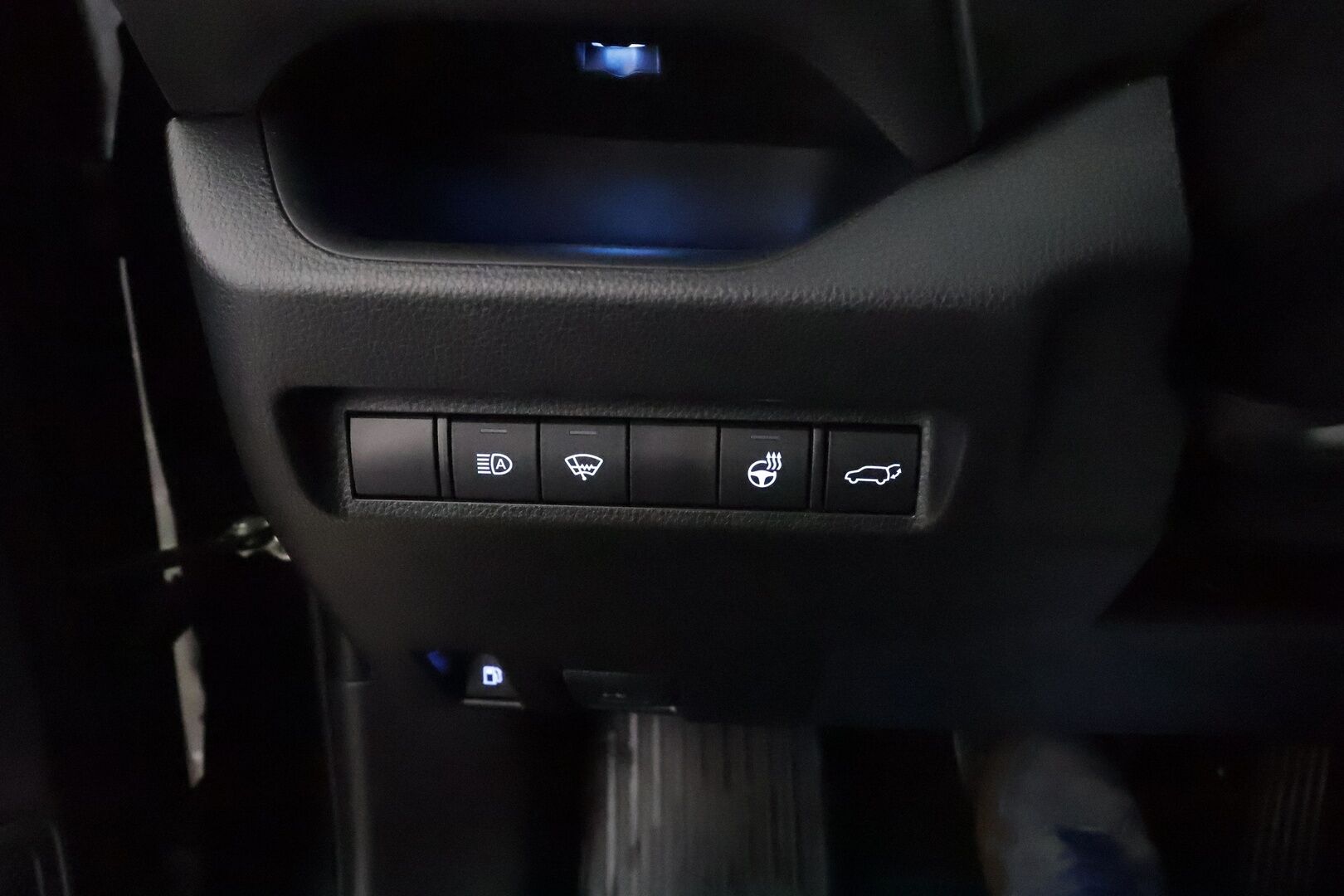 TOYOTA RAV4 PLUG-IN 2021 Hybrid 2,5 AWD-i Style ** Koukku / Adapt.Vakkari / P.Kamera / LED-valot / Kaistavahti / Apple&Android / KeylessGO ** - 3,99 % KORKOTARJOUS TÄHÄN AUTOON - 2x Renkaat / Akku Kuntotarkistettu!