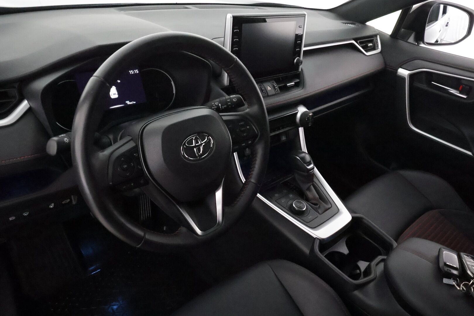 TOYOTA RAV4 PLUG-IN 2021 Hybrid 2,5 AWD-i Style ** Koukku / Adapt.Vakkari / P.Kamera / LED-valot / Kaistavahti / Apple&Android / KeylessGO ** - 3,99 % KORKOTARJOUS TÄHÄN AUTOON - 2x Renkaat / Akku Kuntotarkistettu!