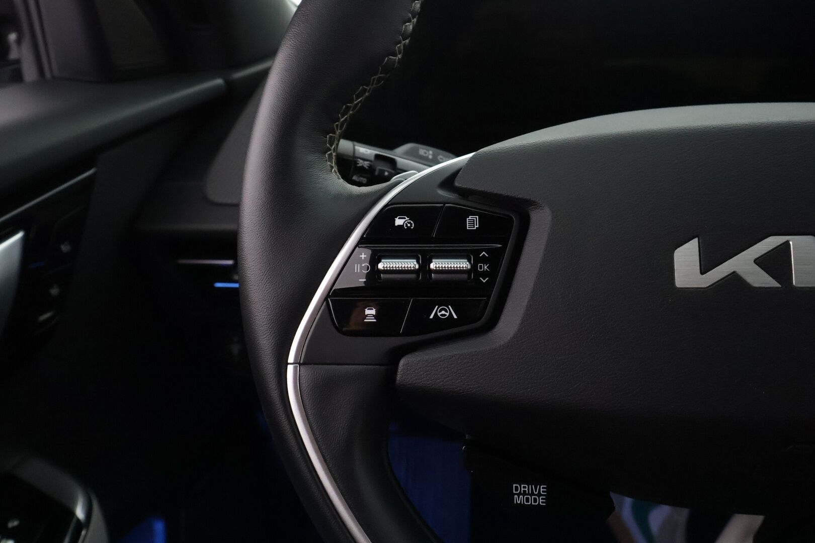 KIA EV6 2022 77,4kWh AWD GT-Line - | ACC | ILP | Koukku | Meridian | HUD | 360° | Ilm. relax penkit | Muistipenkki | Ambient light | Keyless | 2x renkaat aluin | Merkkihuollot |