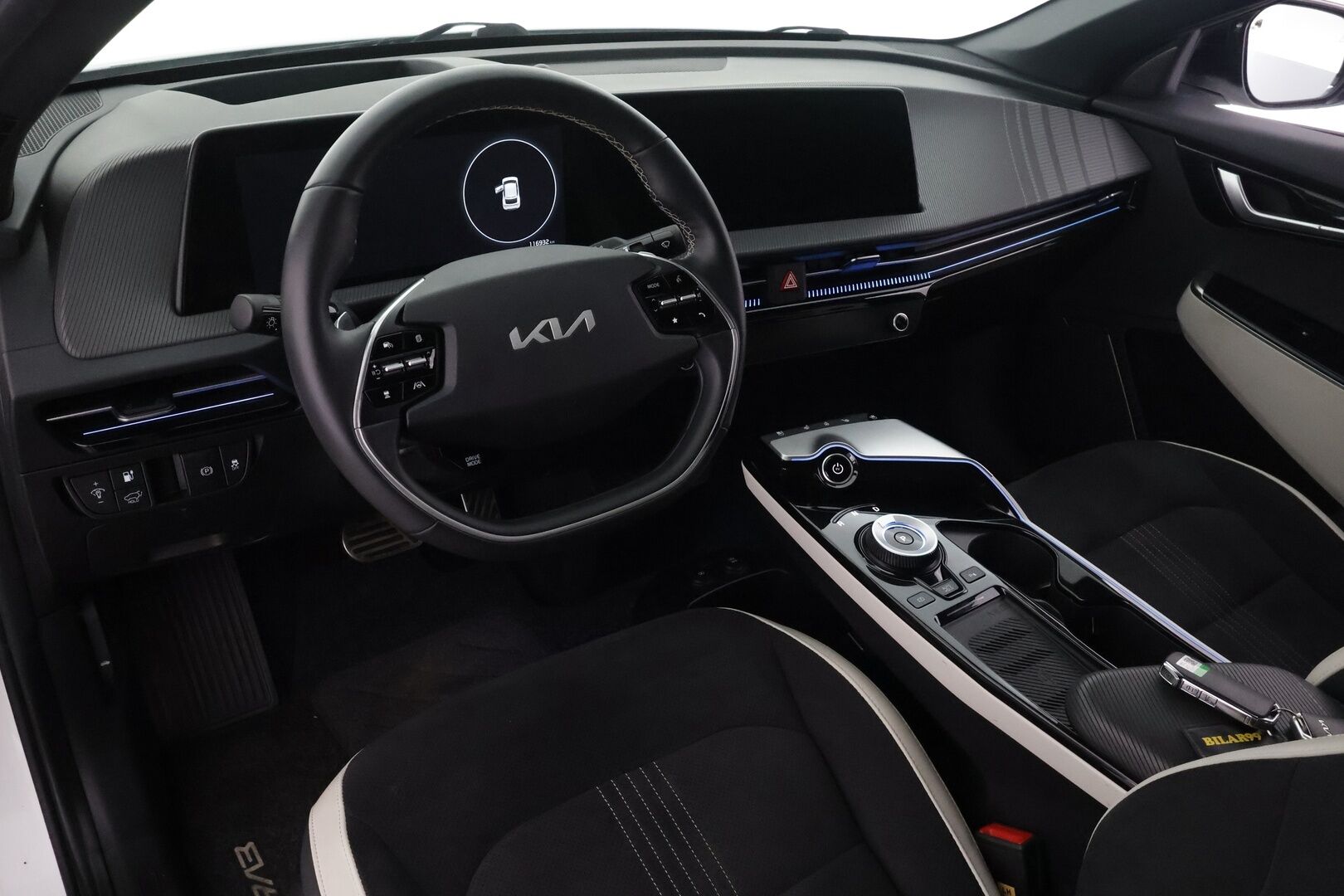 KIA EV6 2022 77,4kWh AWD GT-Line - | ACC | ILP | Koukku | Meridian | HUD | 360° | Ilm. relax penkit | Muistipenkki | Ambient light | Keyless | 2x renkaat aluin | Merkkihuollot |