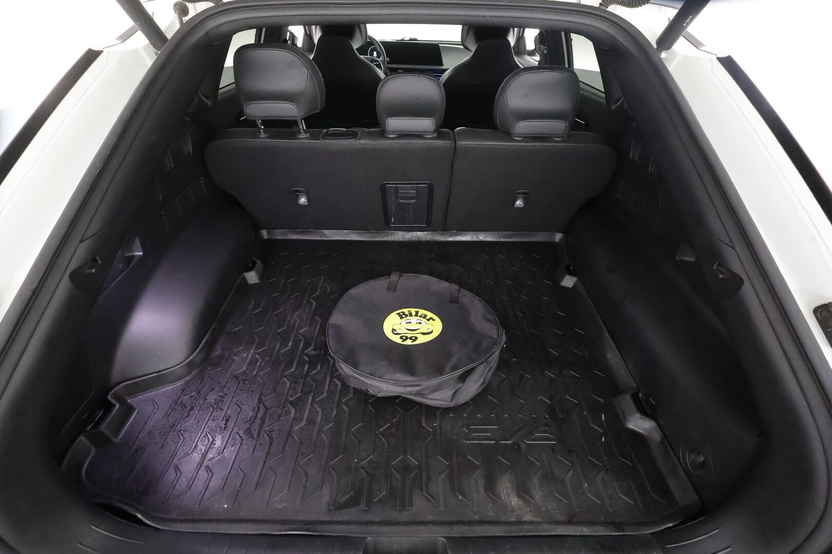 KIA EV6 2022 77,4kWh AWD GT-Line - | ACC | ILP | Koukku | Meridian | HUD | 360° | Ilm. relax penkit | Muistipenkki | Ambient light | Keyless | 2x renkaat aluin | Merkkihuollot |