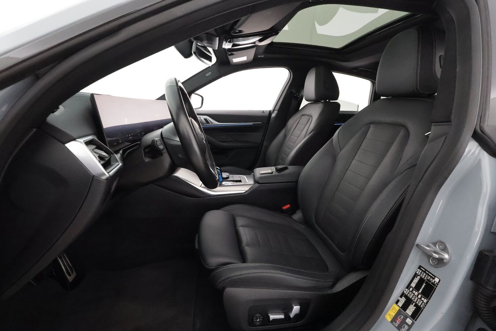 BMW I4 M50 2022 G26 xDrive Charged Gran Coupe - 2,99 % KORKOTARJOUS TÄHÄN AUTOON - ** Driving assistant / HUD / H&K / Kamera / Ilmastoidut nahat / Kuljettajan muistipenkki / Sähkökontti / ILP **