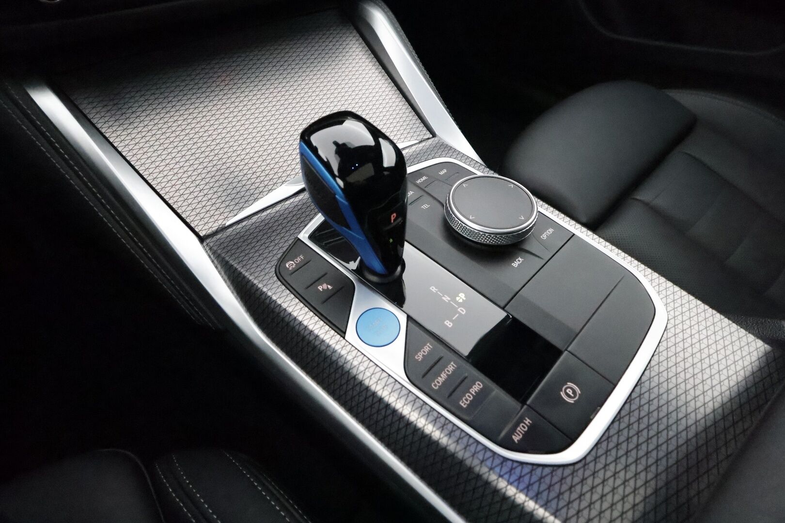 BMW I4 M50 2022 G26 xDrive Charged Gran Coupe - 2,99 % KORKOTARJOUS TÄHÄN AUTOON - ** Driving assistant / HUD / H&K / Kamera / Ilmastoidut nahat / Kuljettajan muistipenkki / Sähkökontti / ILP **