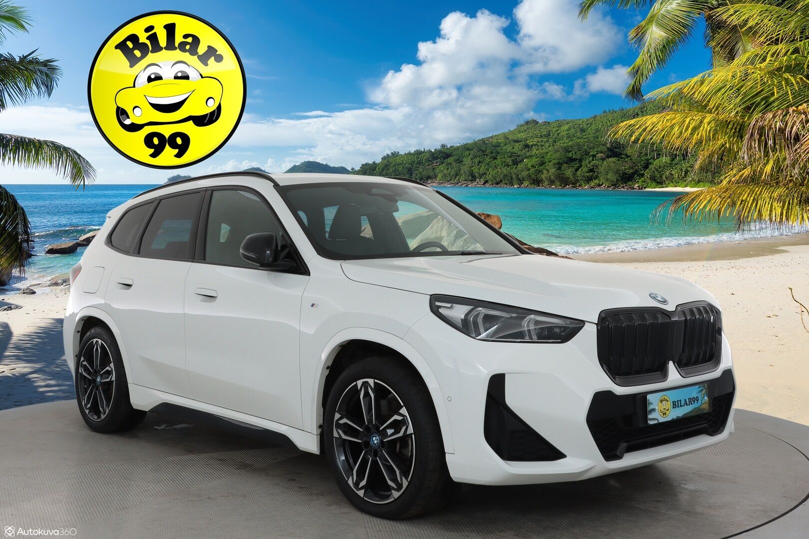 BMW IX1 2023 U11 30 xDrive M-Sport **Koukku / Harman/Kardon / P.Kamera / LED-valot / Hierova Sporttipenkki Muistilla / Kaistavahti** - 3,99 % KORKOTARJOUS TÄHÄN AUTOON - 31.5. ASTI! - ACC / Nahkasisusta / Navi / KeylessGO / 2x Vanteet