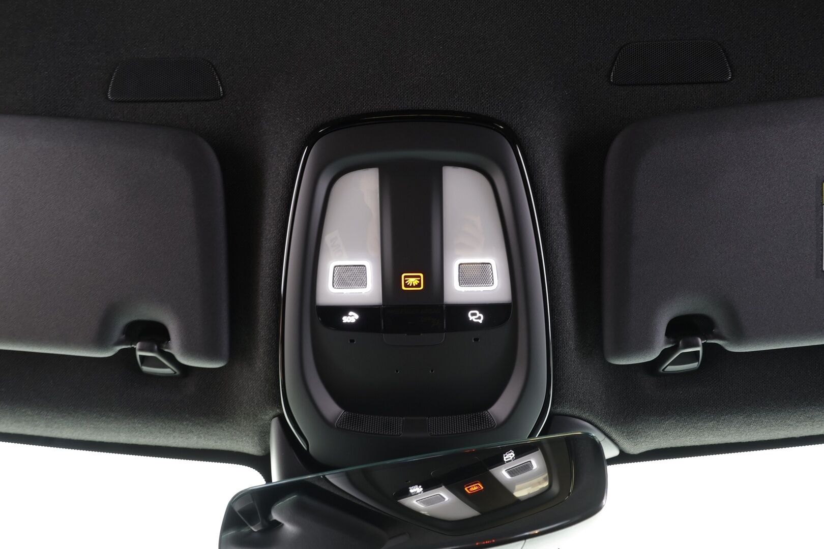 Volvo XC40 2023 Recharge Twin Plus - | ACC | ILP | Koukku | Muistipenkki | Nahka-alcantara | P.kamera | BLIS | Pilot Assist | Keyless | Sähk. takaluukku | Lämm. ratti | Merkkihuollot | ALV |