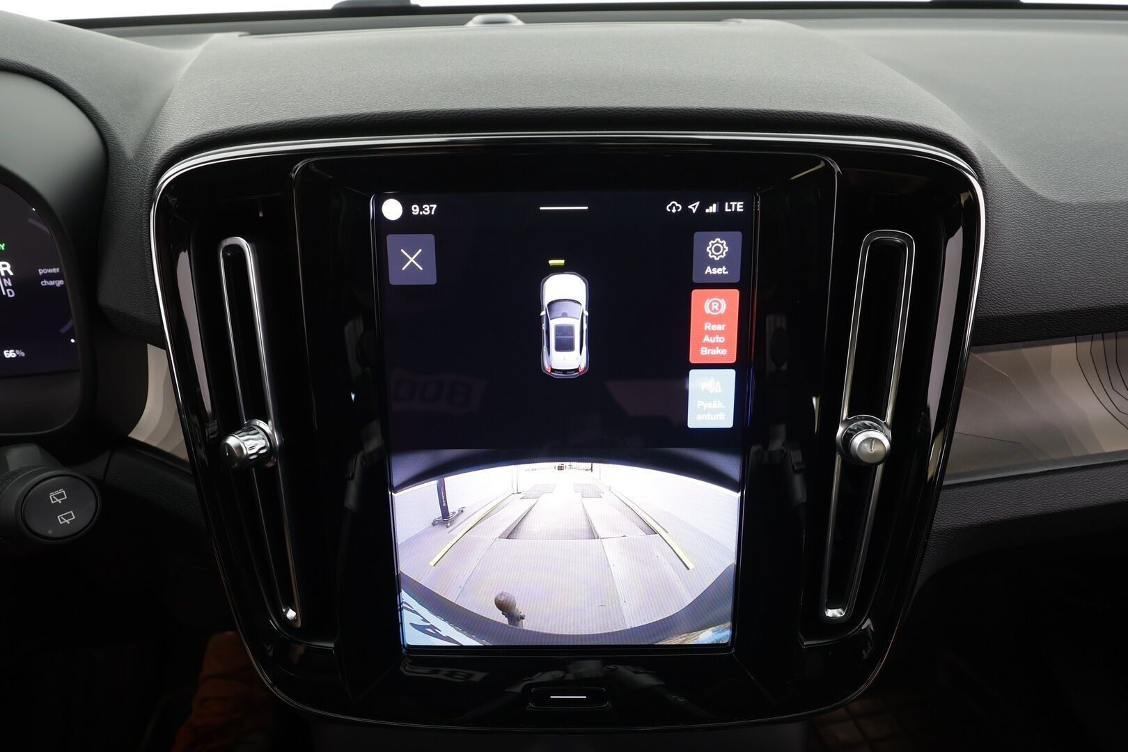 Volvo XC40 2023 Recharge Twin Plus - | ACC | ILP | Koukku | Muistipenkki | Nahka-alcantara | P.kamera | BLIS | Pilot Assist | Keyless | Sähk. takaluukku | Lämm. ratti | Merkkihuollot | ALV |