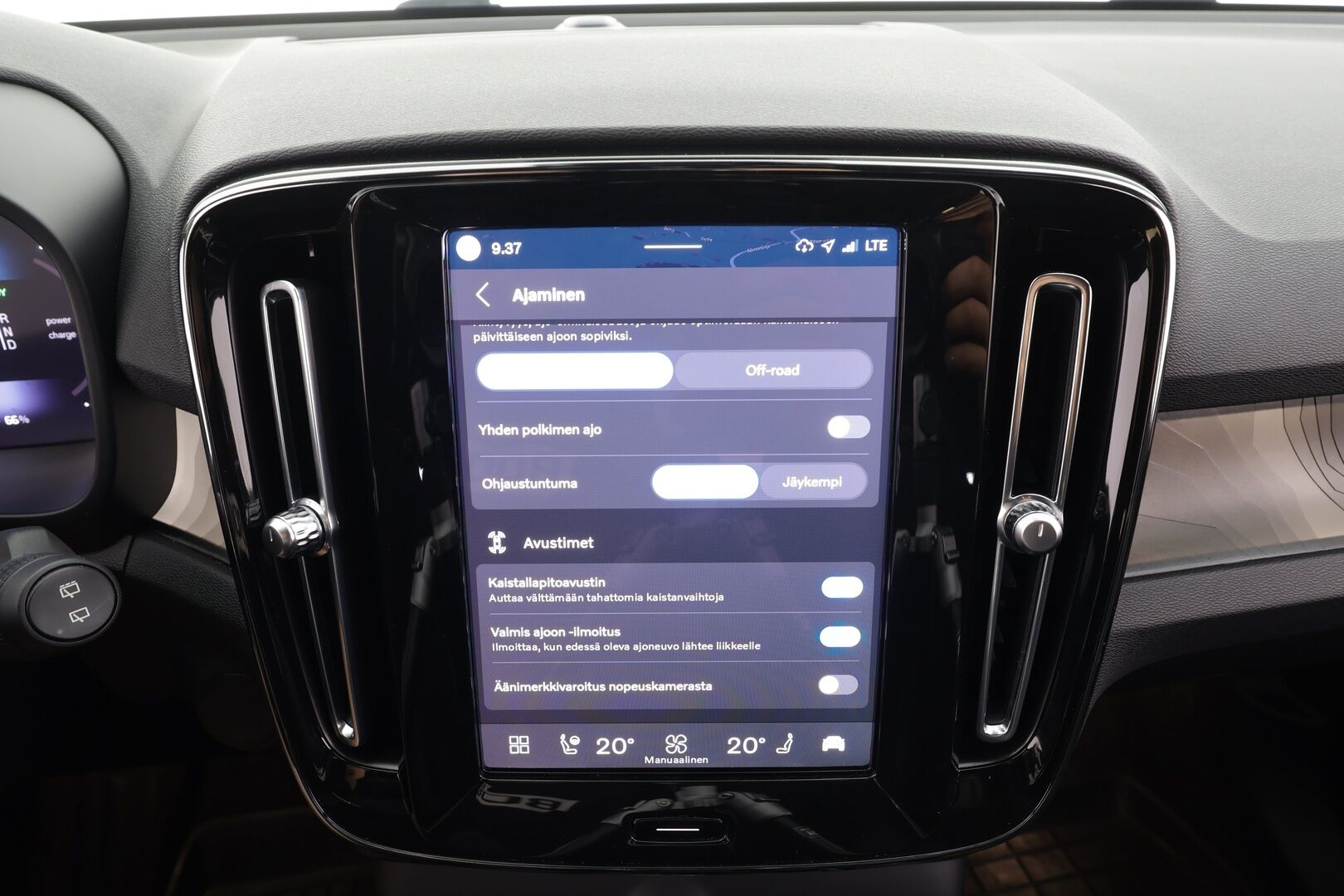 Volvo XC40 2023 Recharge Twin Plus - | ACC | ILP | Koukku | Muistipenkki | Nahka-alcantara | P.kamera | BLIS | Pilot Assist | Keyless | Sähk. takaluukku | Lämm. ratti | Merkkihuollot | ALV |