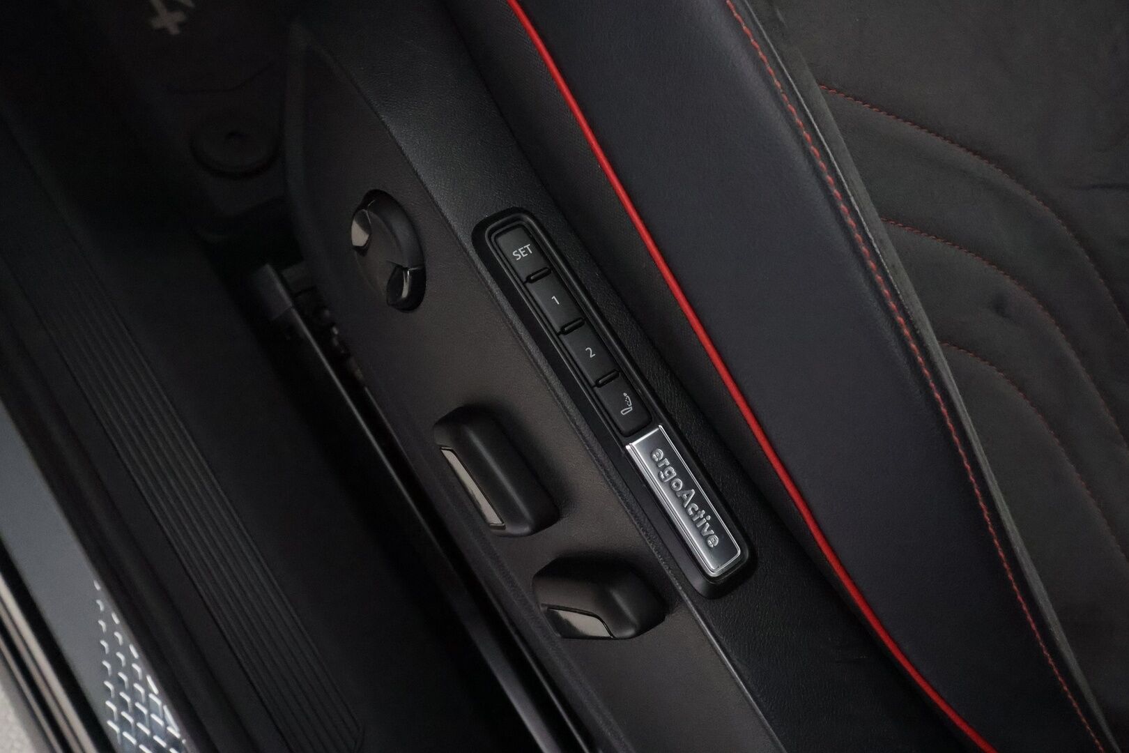 VOLKSWAGEN ID.4 2023 GTX Dual Motor AWD Business Max * ILP / Koukku / ACC / Matrix-LED / 360° / Hierovat Sportpenkit Muistilla / Navi * - Akku kuntotarkastettu SoH 94,7% / Kahdet renkaat - Osta nyt, maksa vasta ensi vuonna